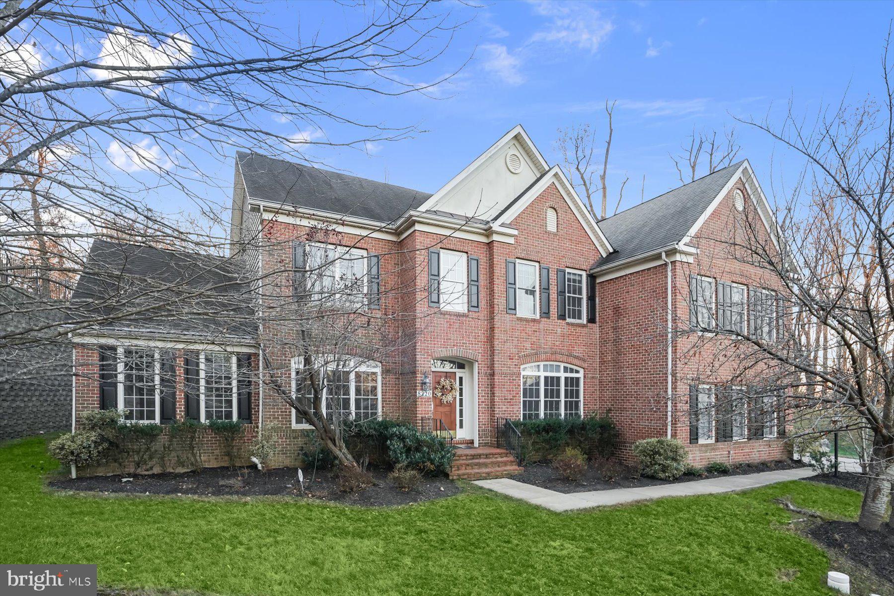 8220 WATERSIDE COURT