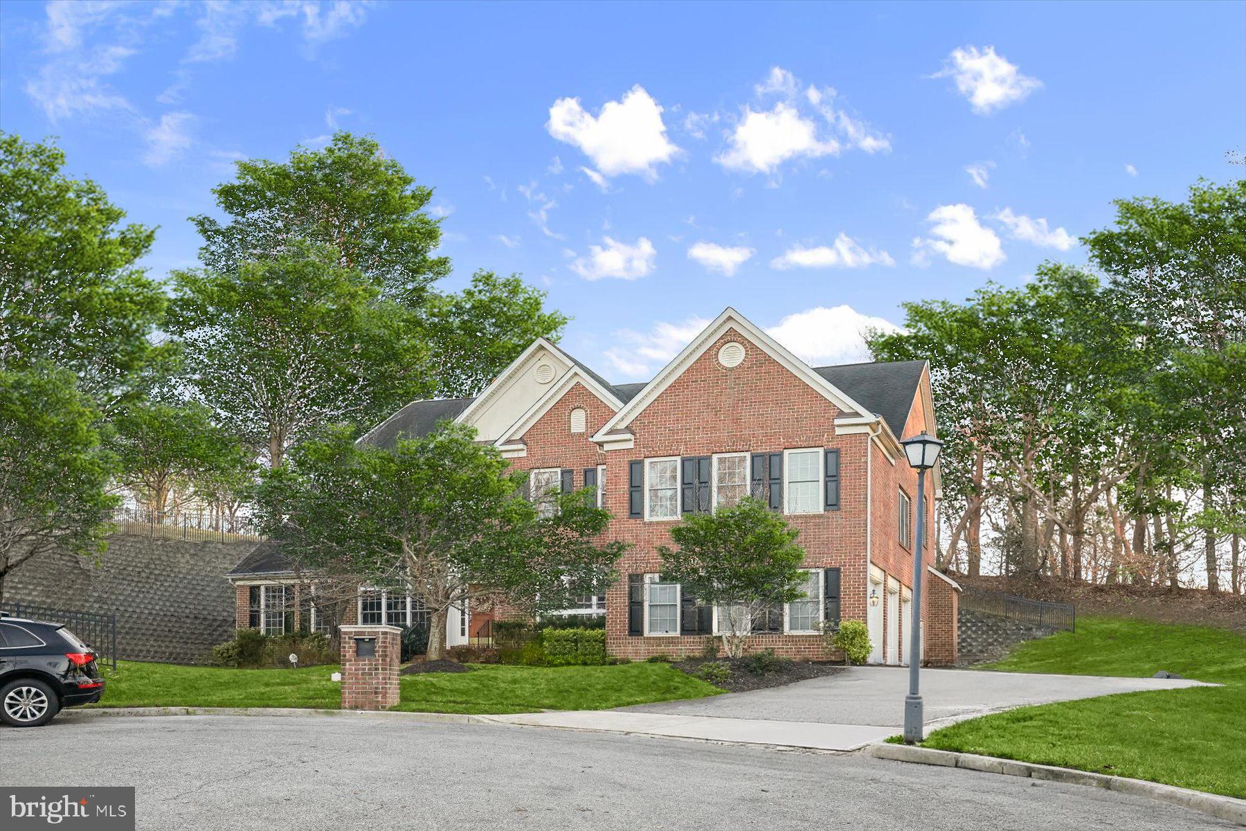 8220 WATERSIDE COURT