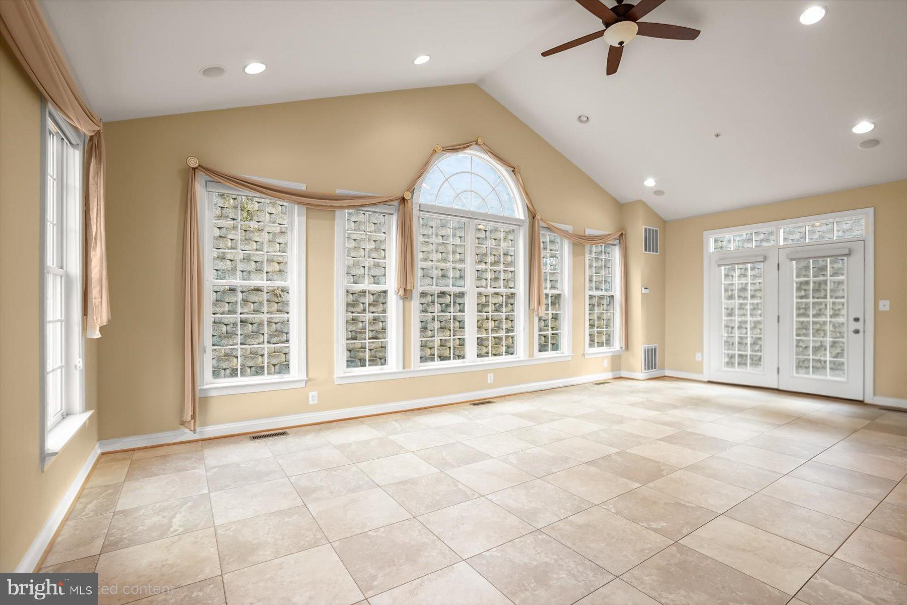 WATERSIDE PLAT 1 - Residential