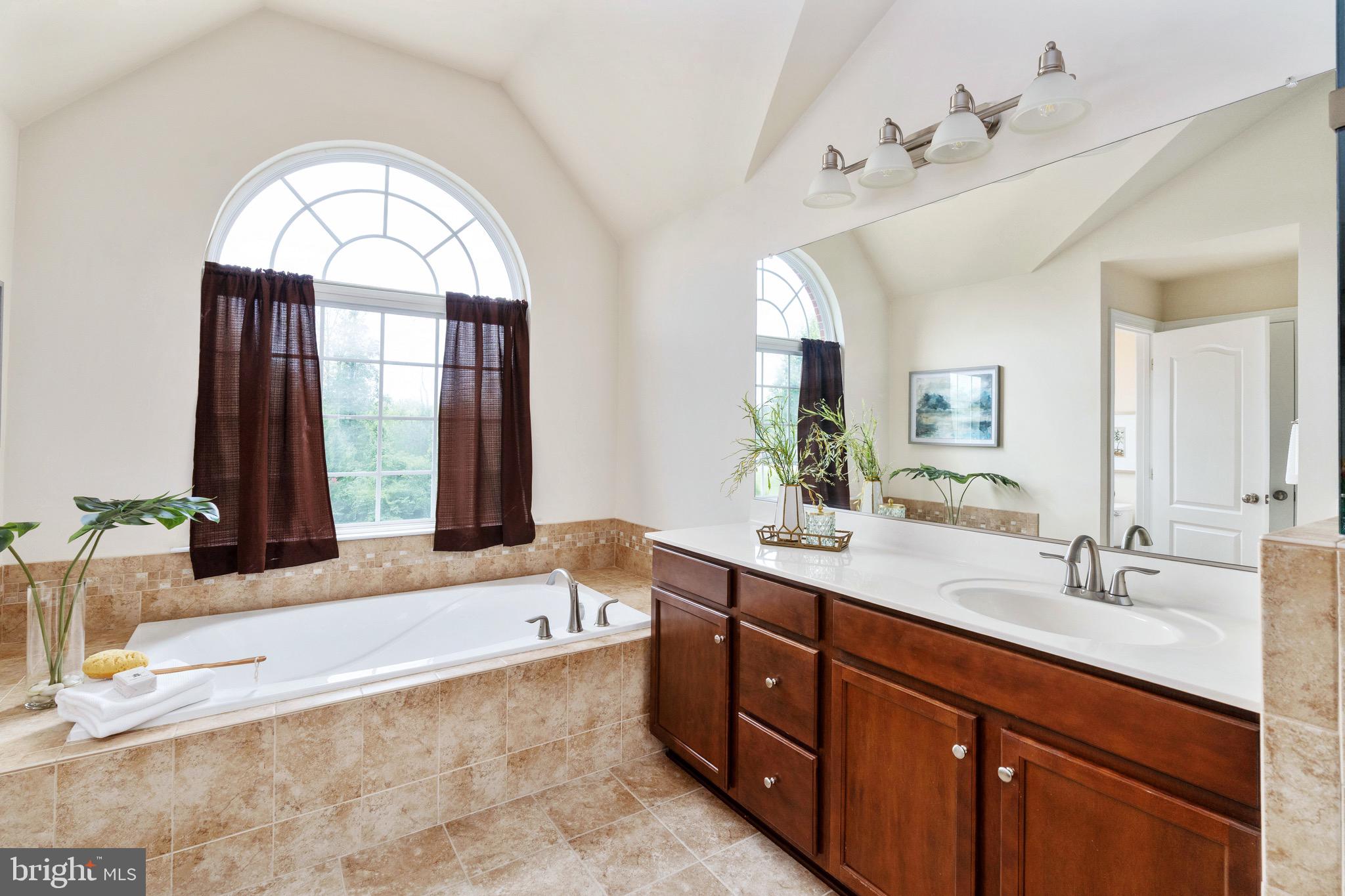 HILLS OF AQUIA - Residential