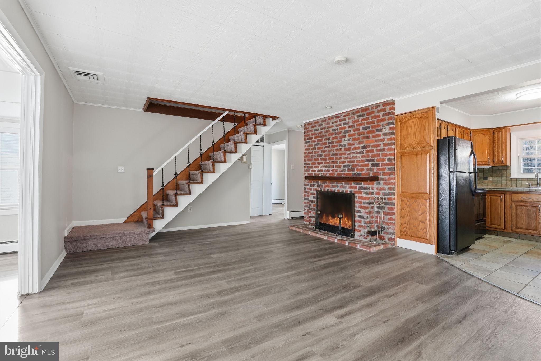 WHITEWOOD - Residential