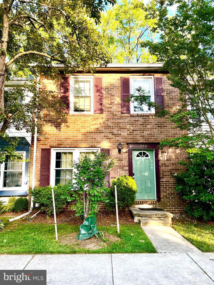 ***APPLICATION DEADLINE SET FOR TUESDAY 5/20 by 9pm***
Don’t miss this spacious and beautifully refreshed townhome in the desirable community of Olde Mill. This 3-level home features fresh paint throughout and a clean, modern feel. Upstairs offers 3 generously sized bedrooms and 2 full bathrooms. The finished basement includes a versatile 4th bedroom or rec room, along with another full bathroom—perfect for guests, a home office, or additional living space. Full-sized washer and dryer in-unit for added convenience. *Rent includes water and sewer.* Credit score of 680+ required. Easy to show—schedule your tour today!