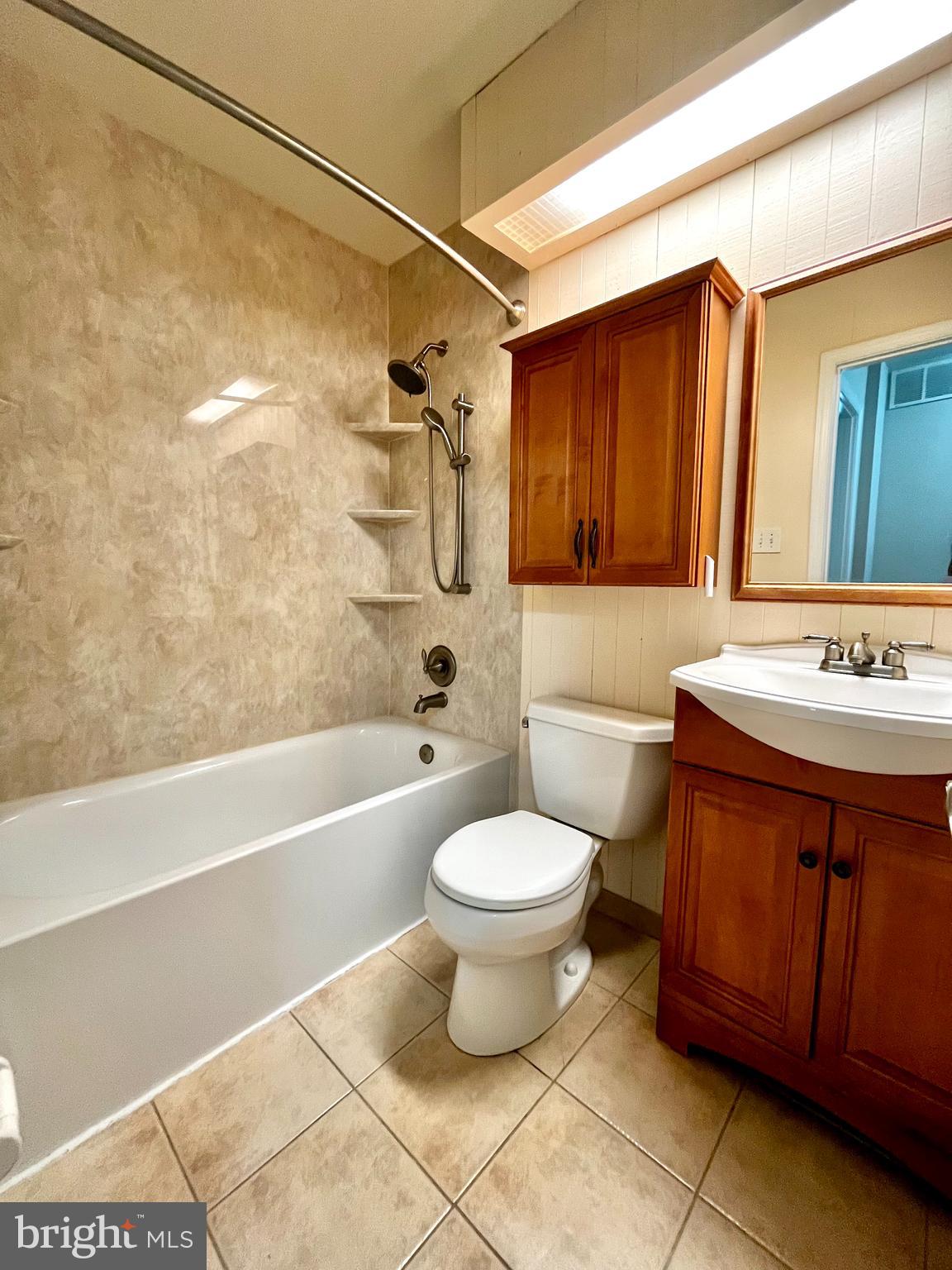 VILLAGE OF OLDE MILL - Residential Lease