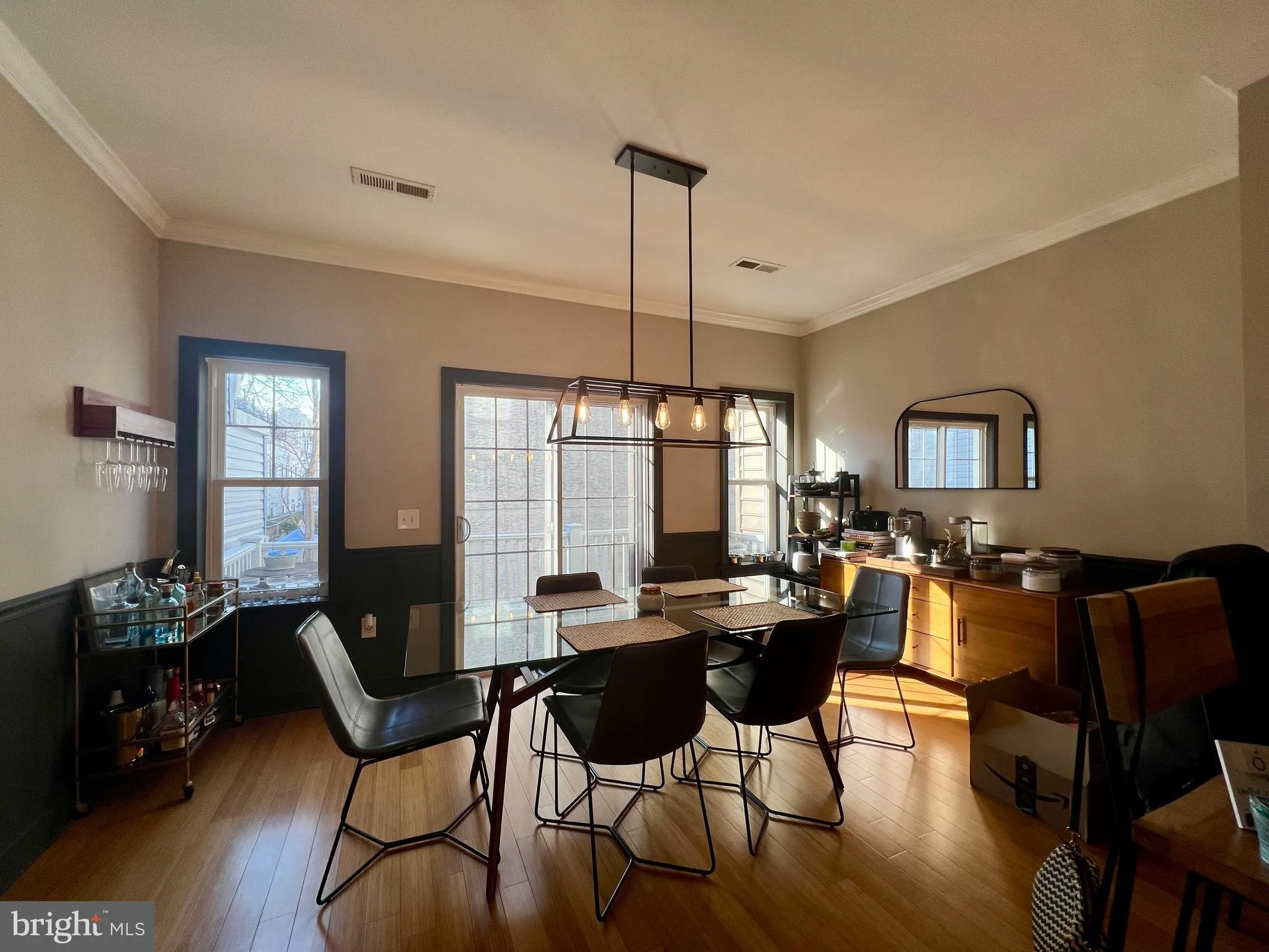 Philadelphia, Pennsylvania 19146, United States, 3 Bedrooms Bedrooms, ,3 BathroomsBathrooms,Residential,Pending,138990