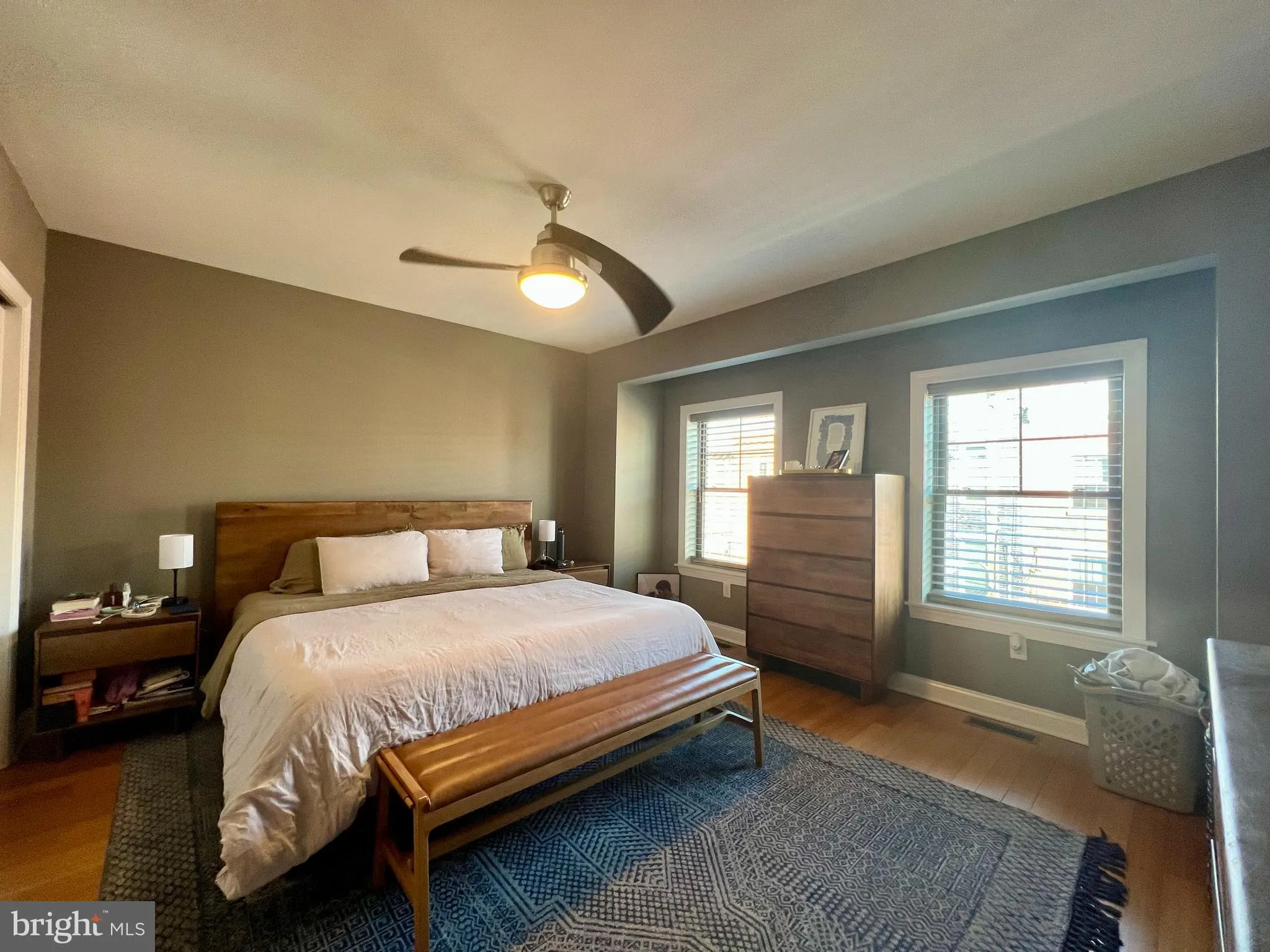 Philadelphia, Pennsylvania 19146, United States, 3 Bedrooms Bedrooms, ,3 BathroomsBathrooms,Residential,Pending,138990