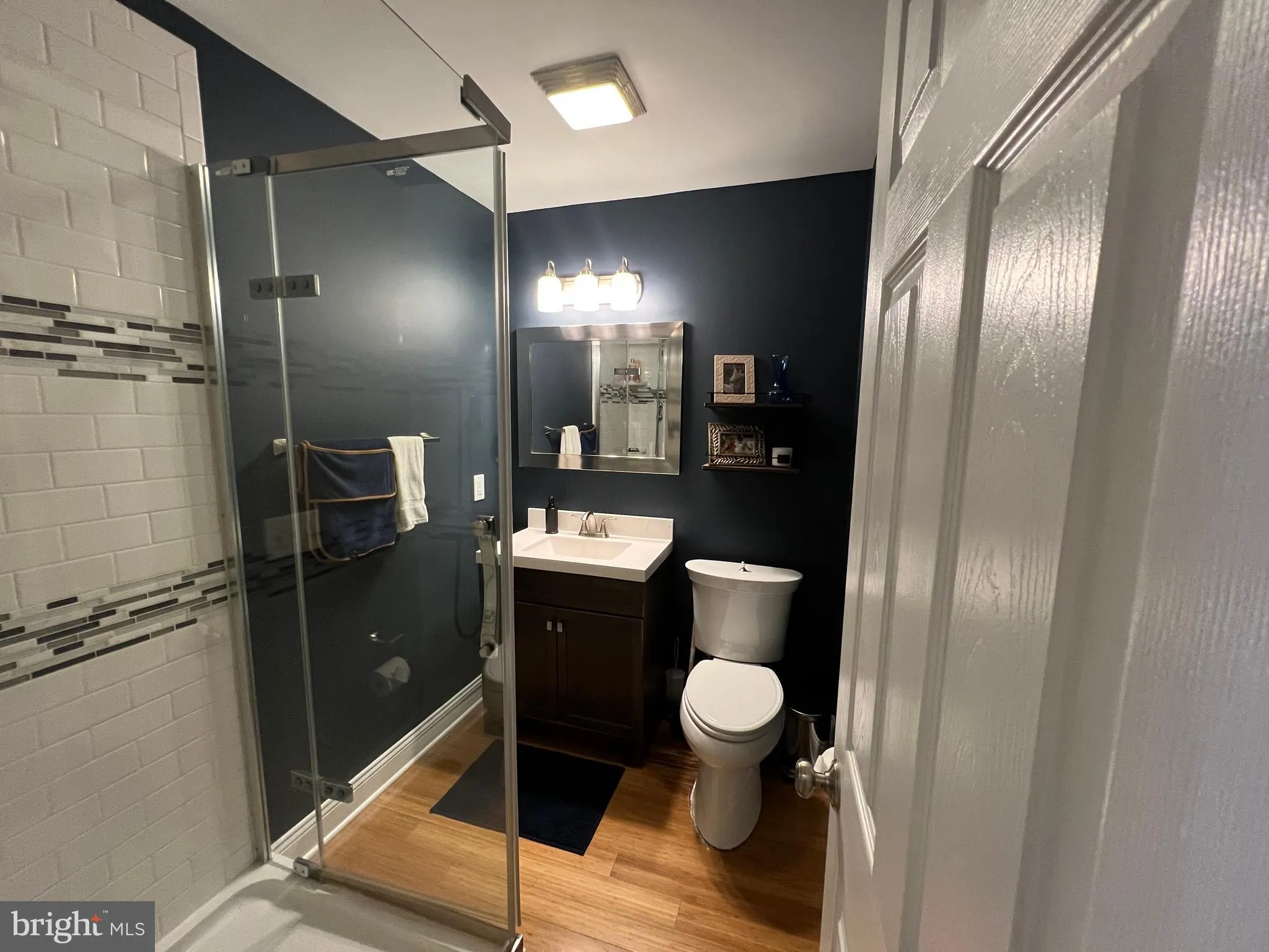 Philadelphia, Pennsylvania 19146, United States, 3 Bedrooms Bedrooms, ,3 BathroomsBathrooms,Residential,Pending,138990