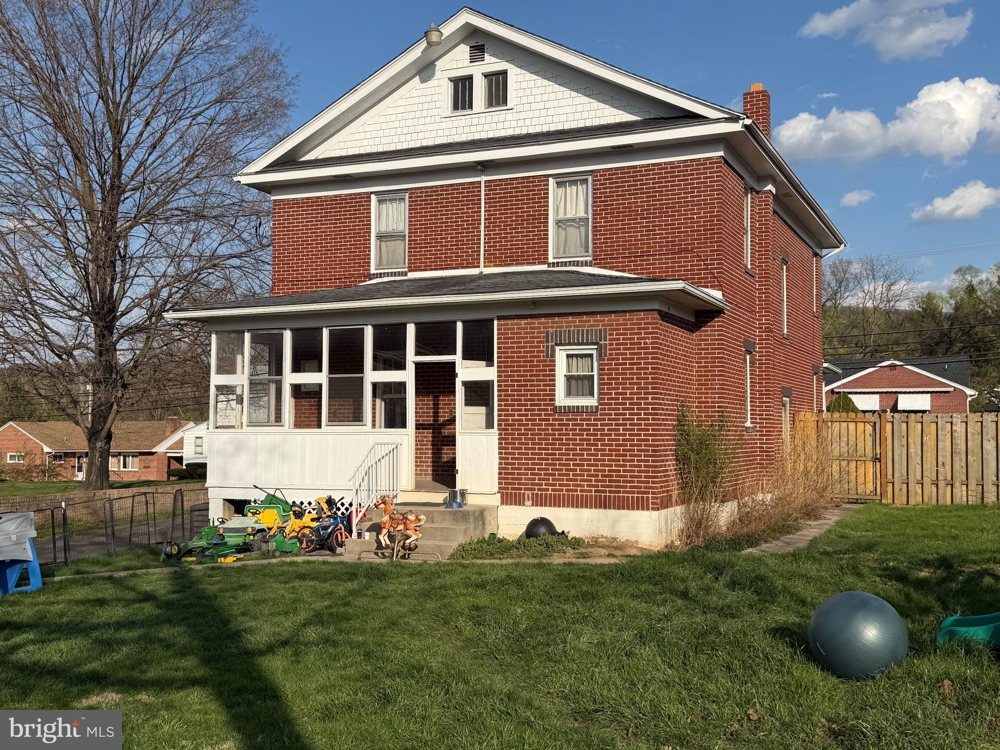 TOWN OF ROMNEY - Residential