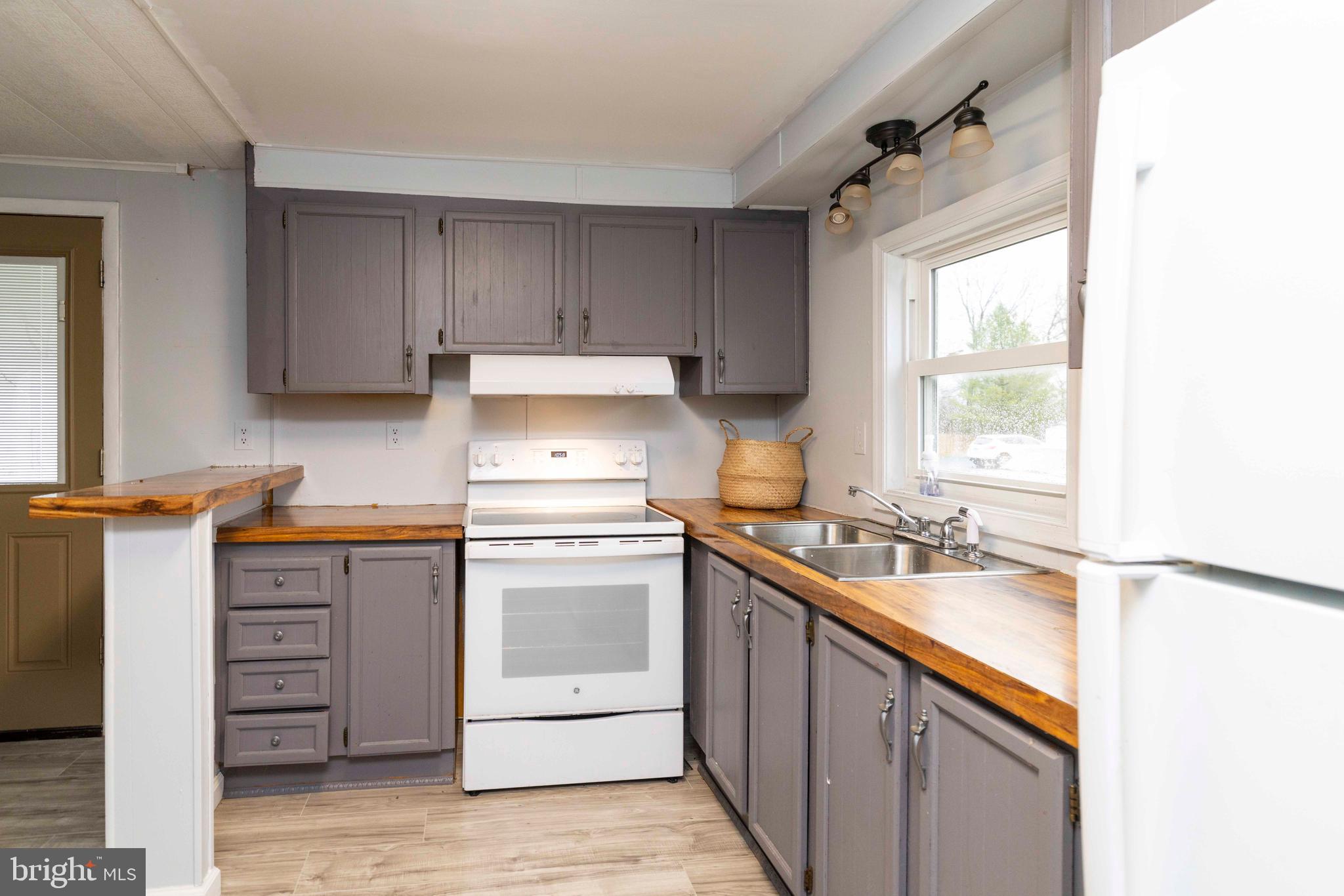 NESHAMINY FALLS - Residential