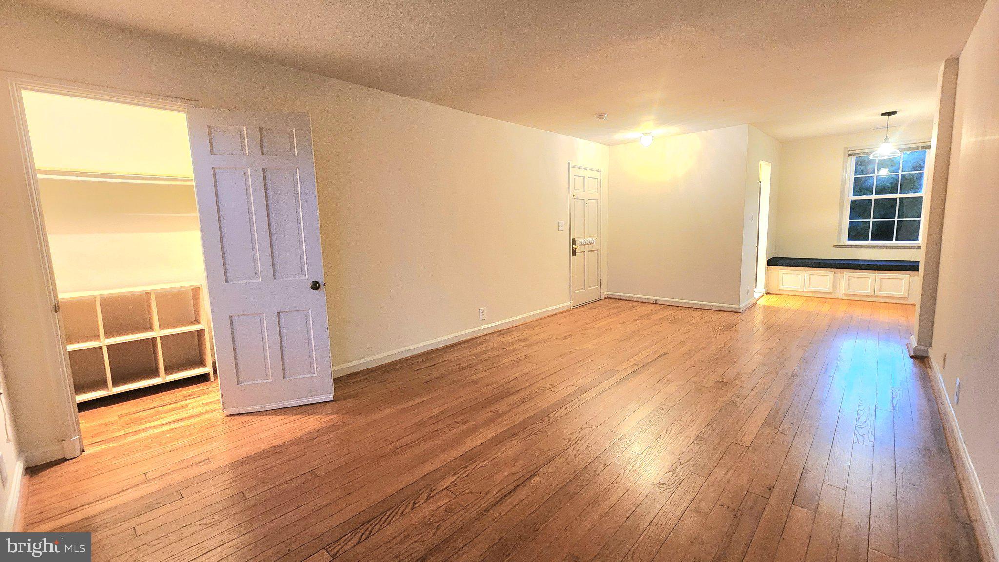 3347 S WAKEFIELD B2