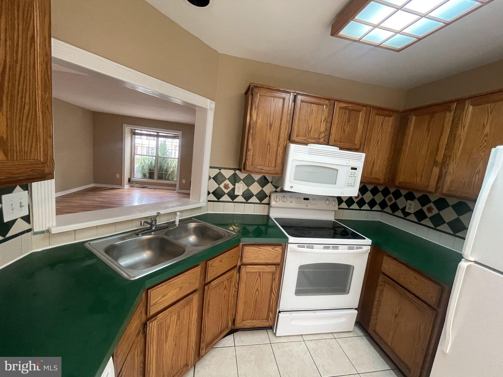 PLEASANT HILLS - Residential Lease