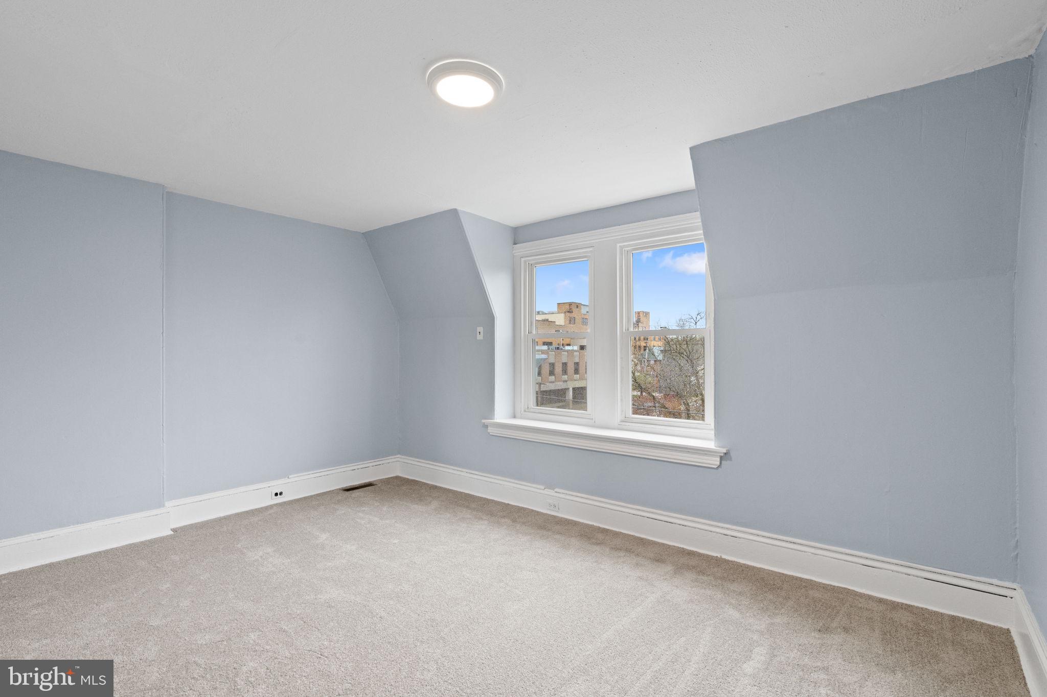 NORRISTOWN - Residential