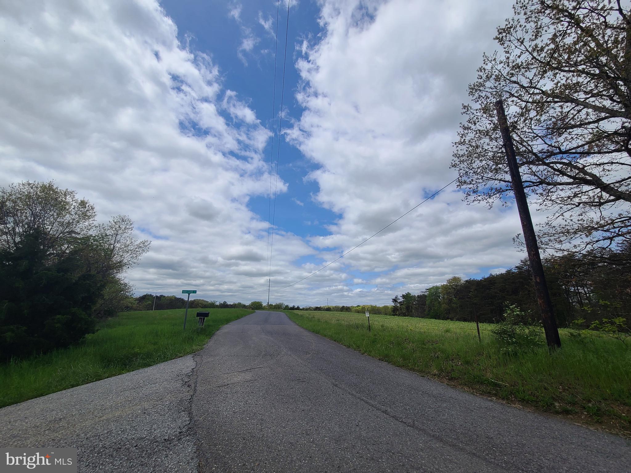 LONGVIEW SUBDIVISION - Land