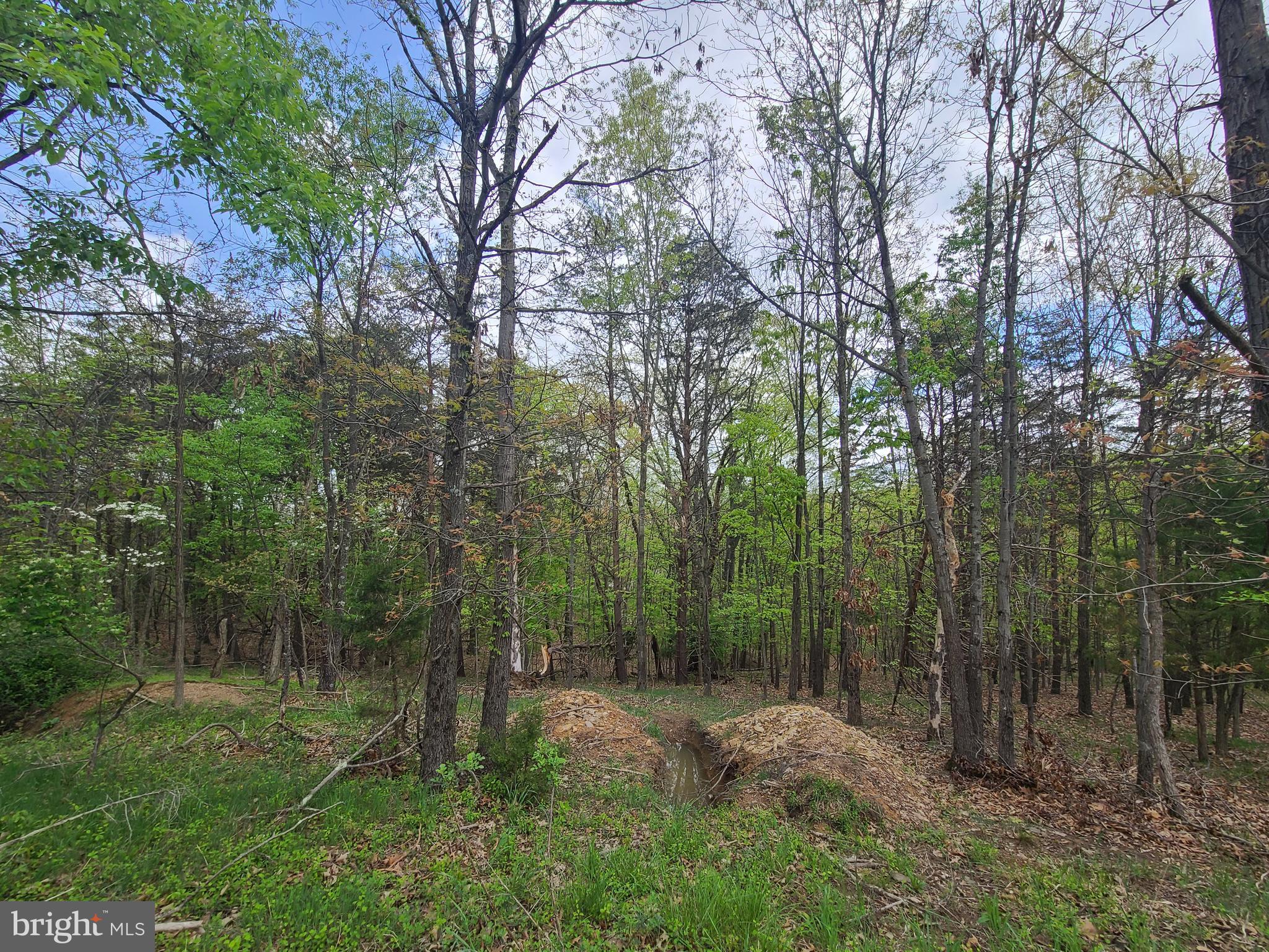 LONGVIEW SUBDIVISION - Land