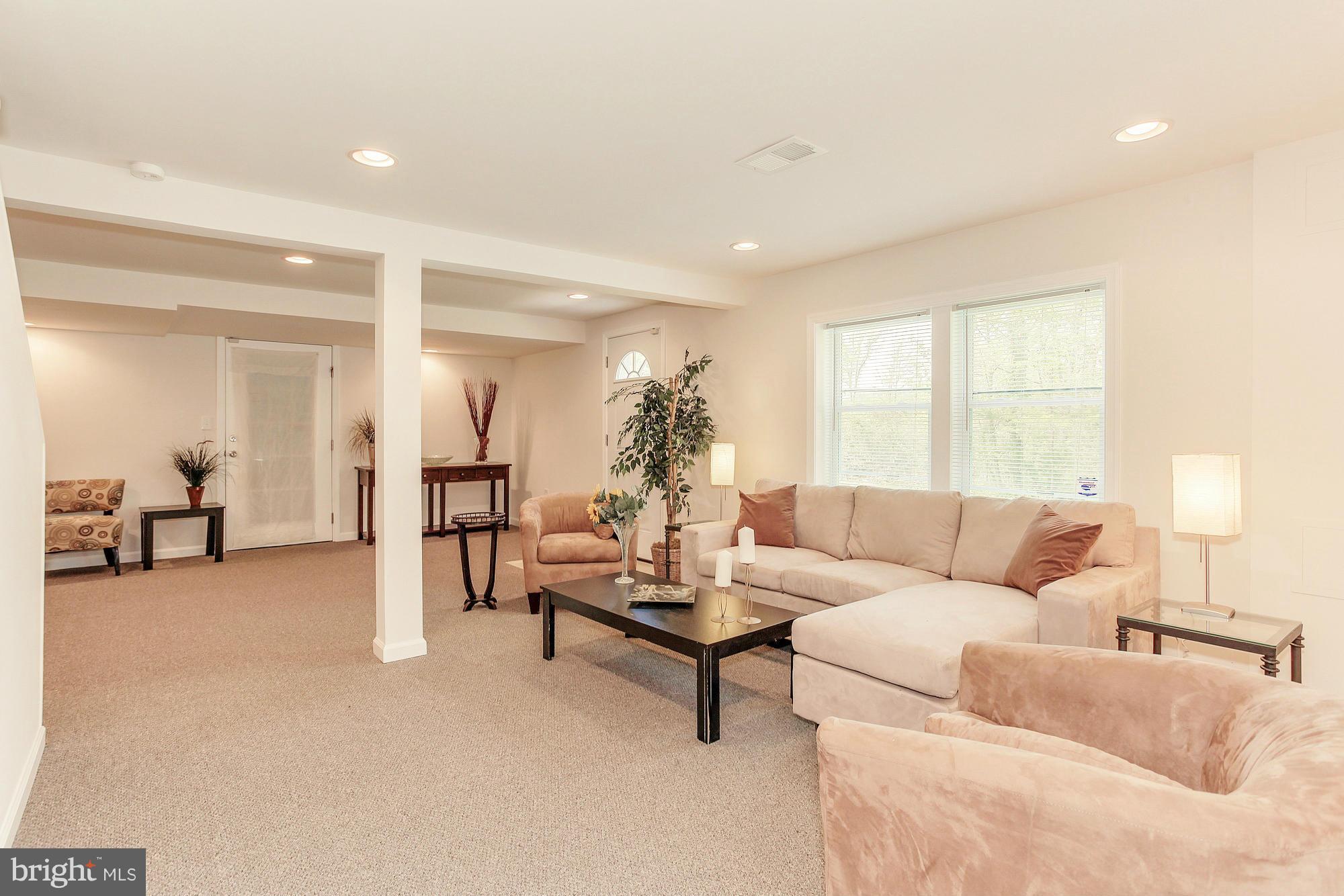 LAKEVIEW - Residential