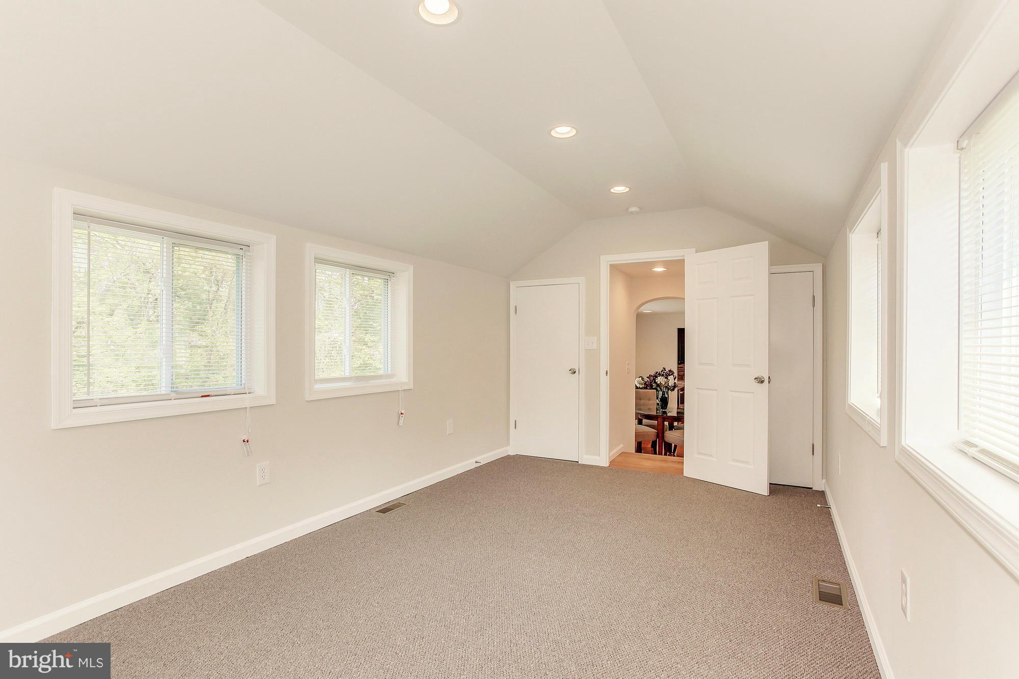 LAKEVIEW - Residential