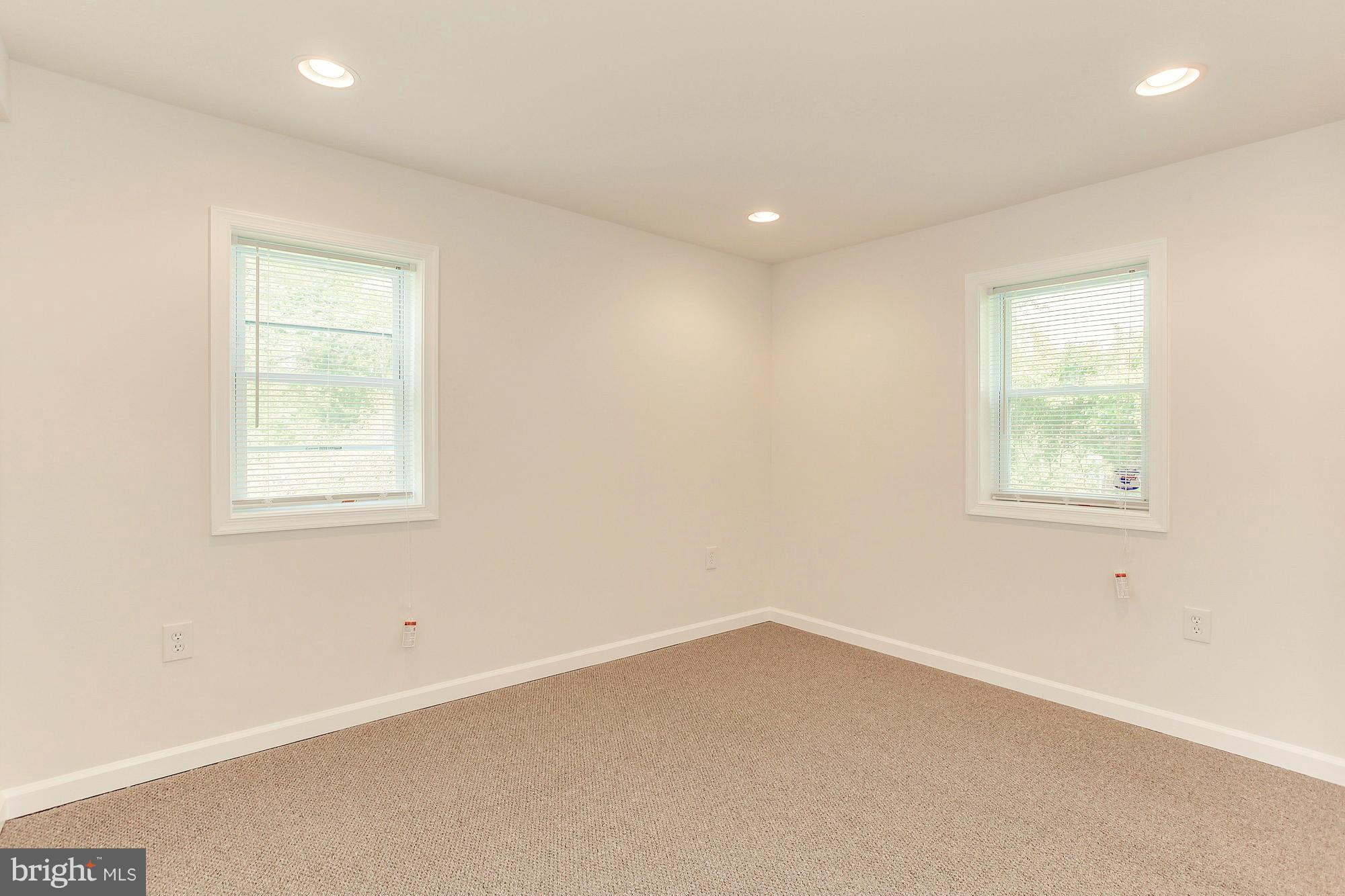 LAKEVIEW - Residential