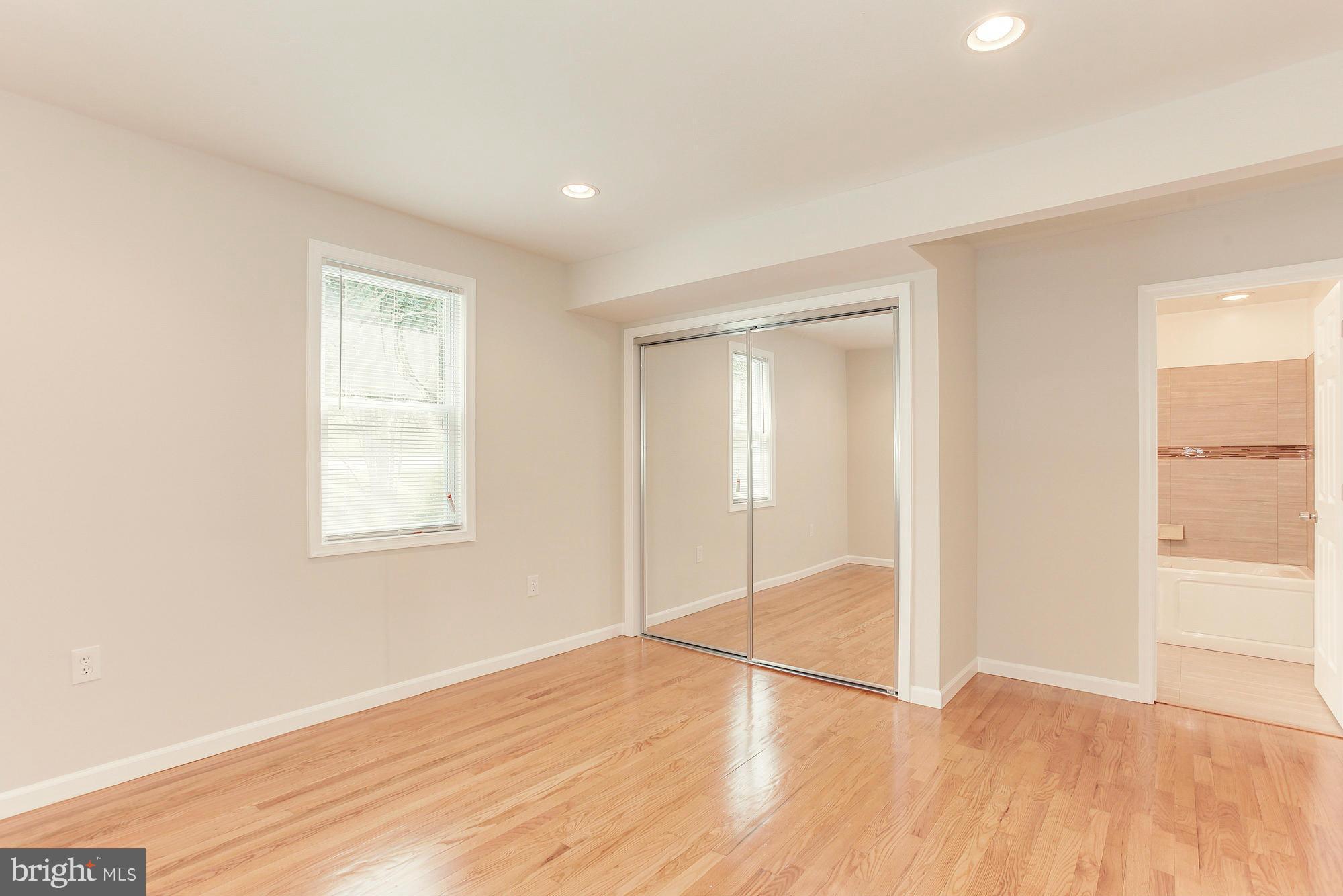 LAKEVIEW - Residential