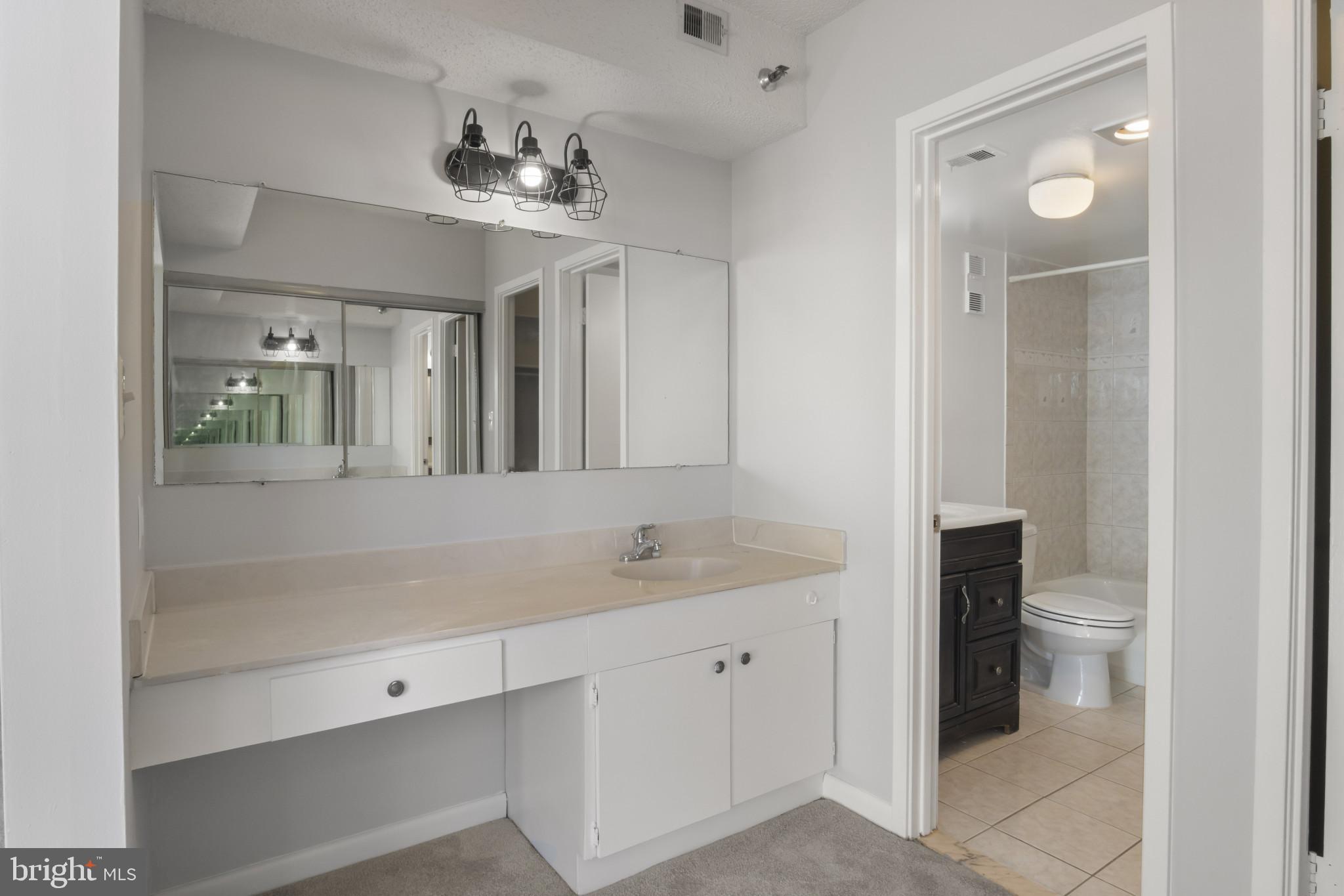 SKYLINE HOUSE - Residential