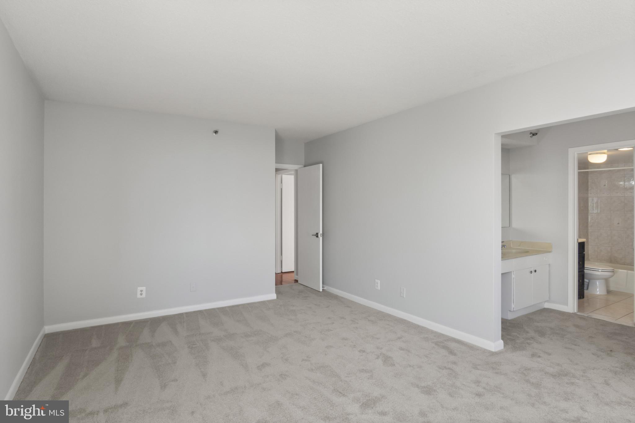 SKYLINE HOUSE - Residential