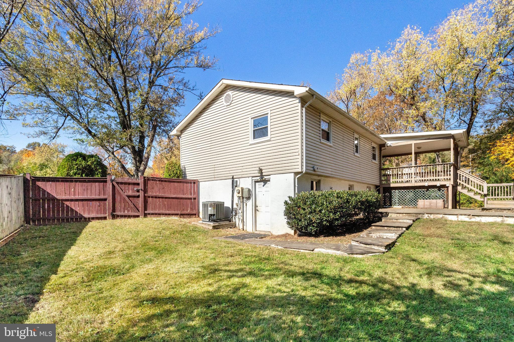 DALE CITY - Residential Lease