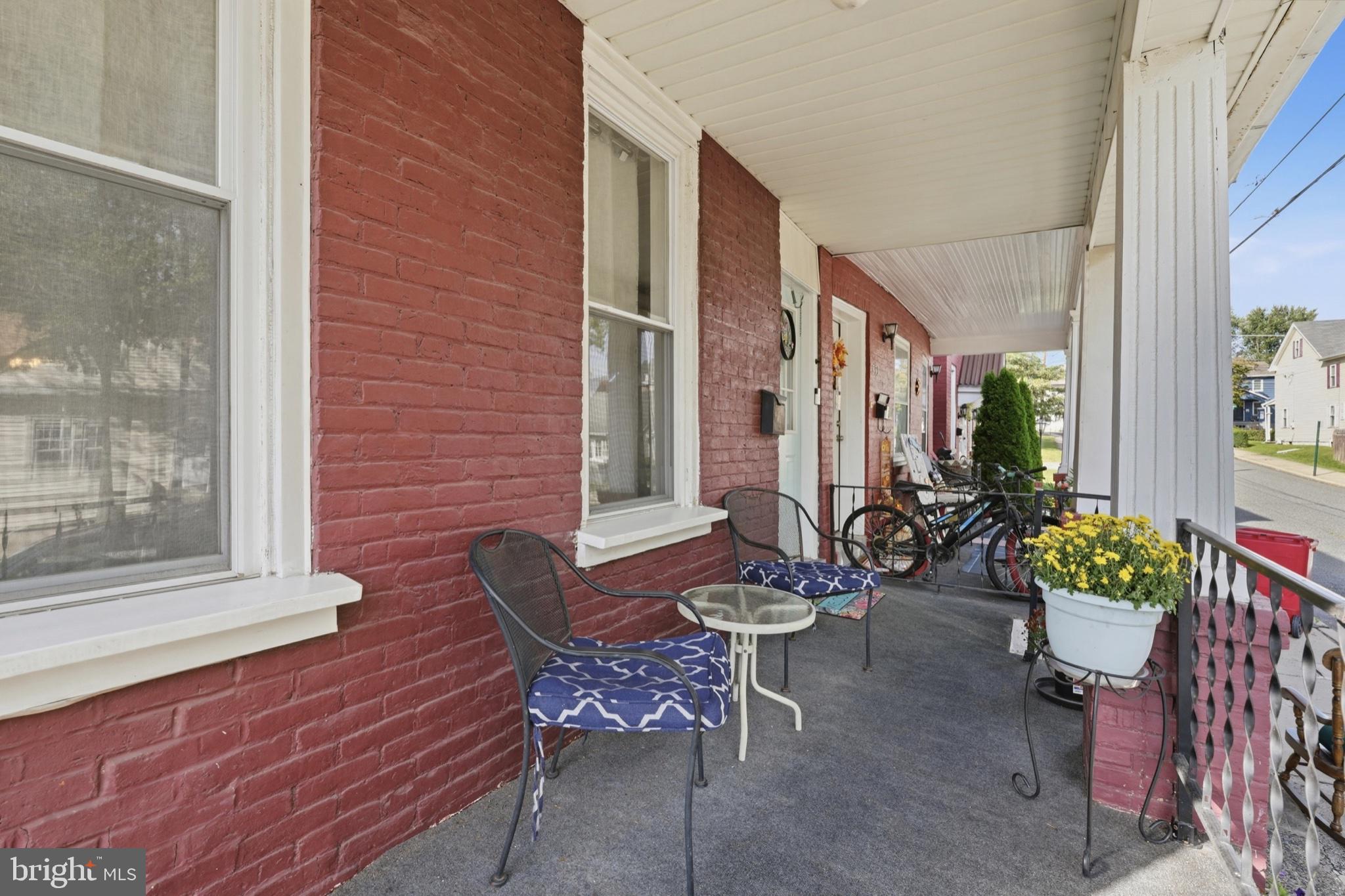 833 MONROE AVENUE