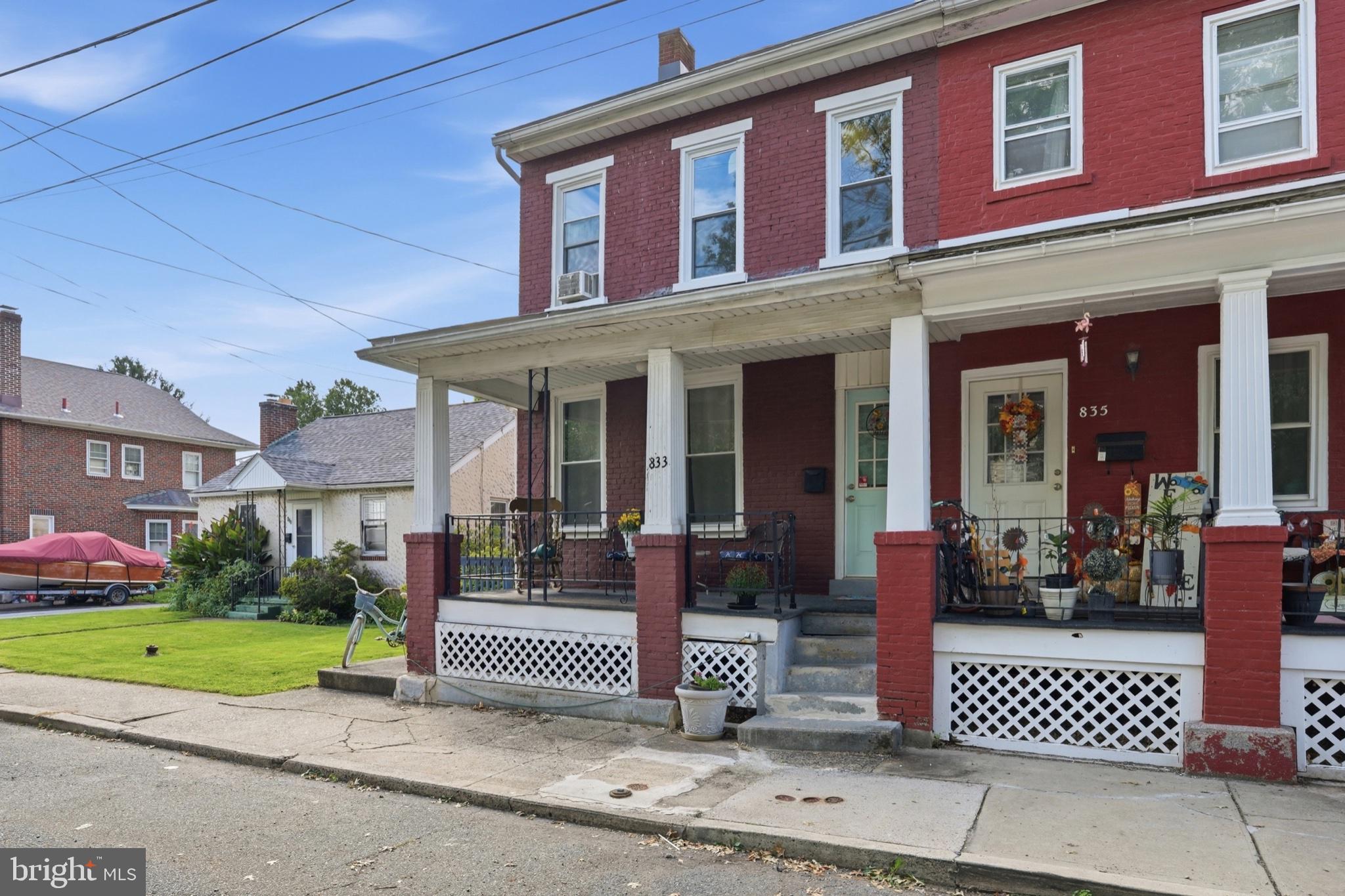 833 MONROE AVENUE