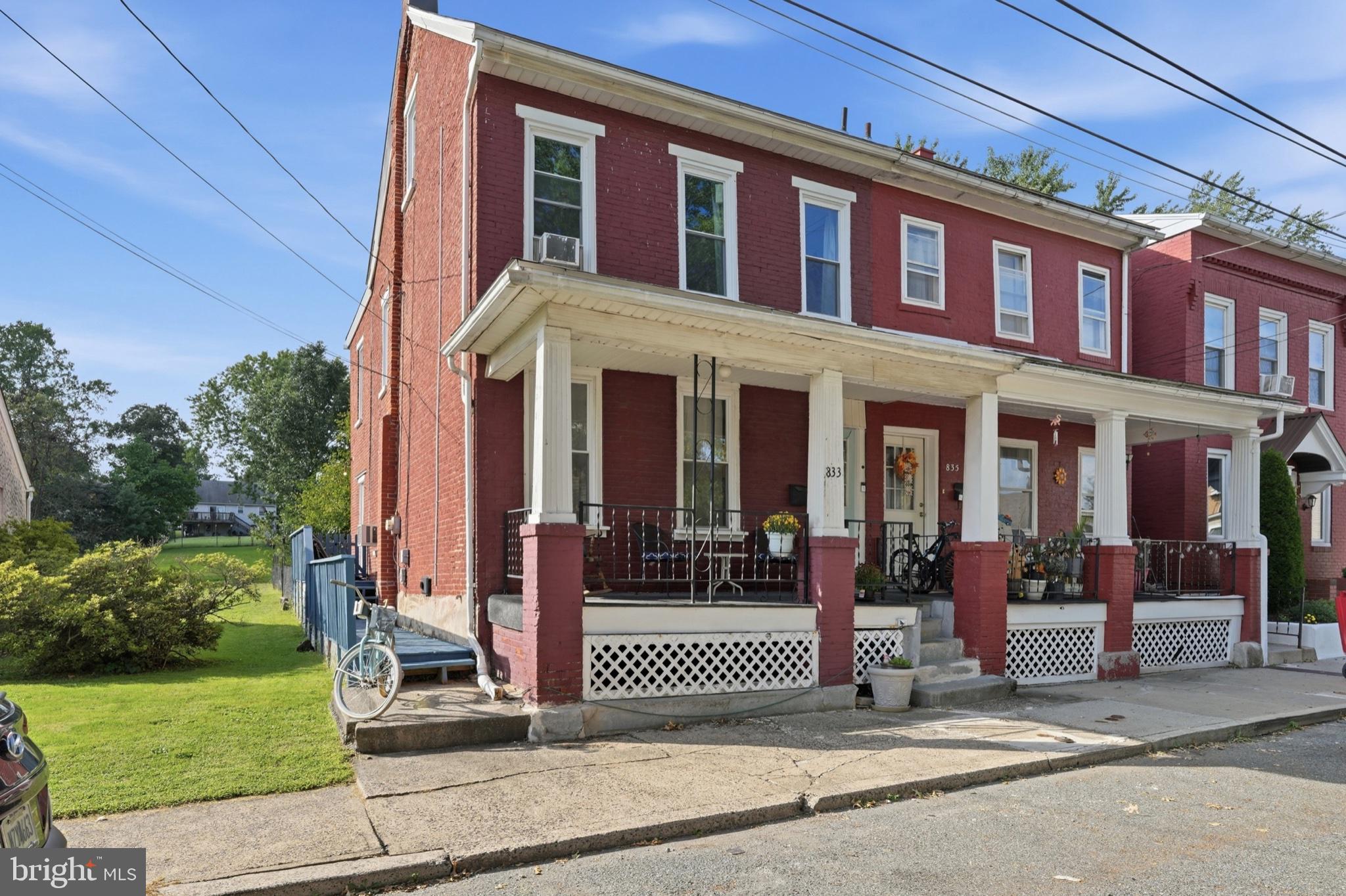 833 MONROE AVENUE