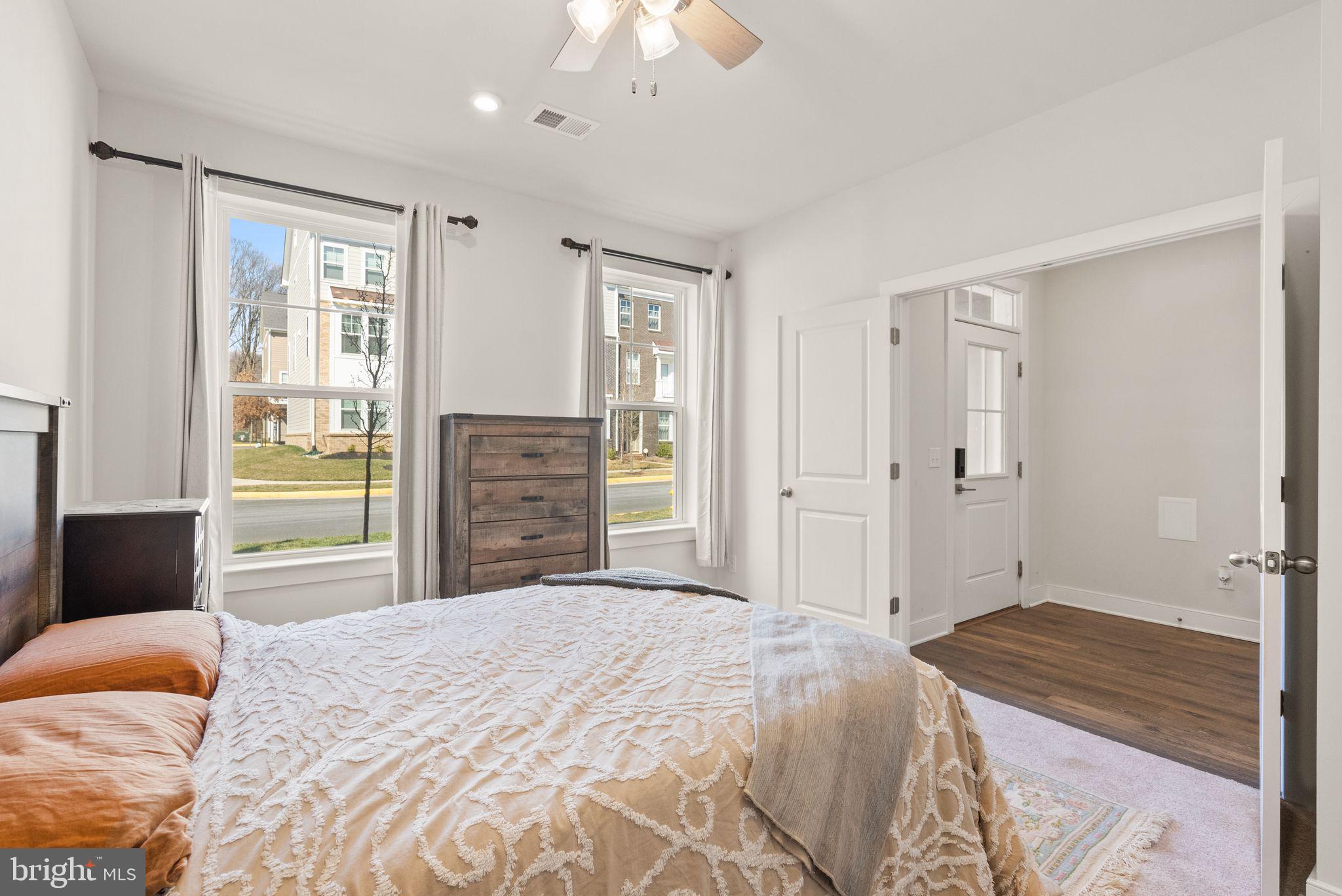 POTOMAC SHORES - Residential