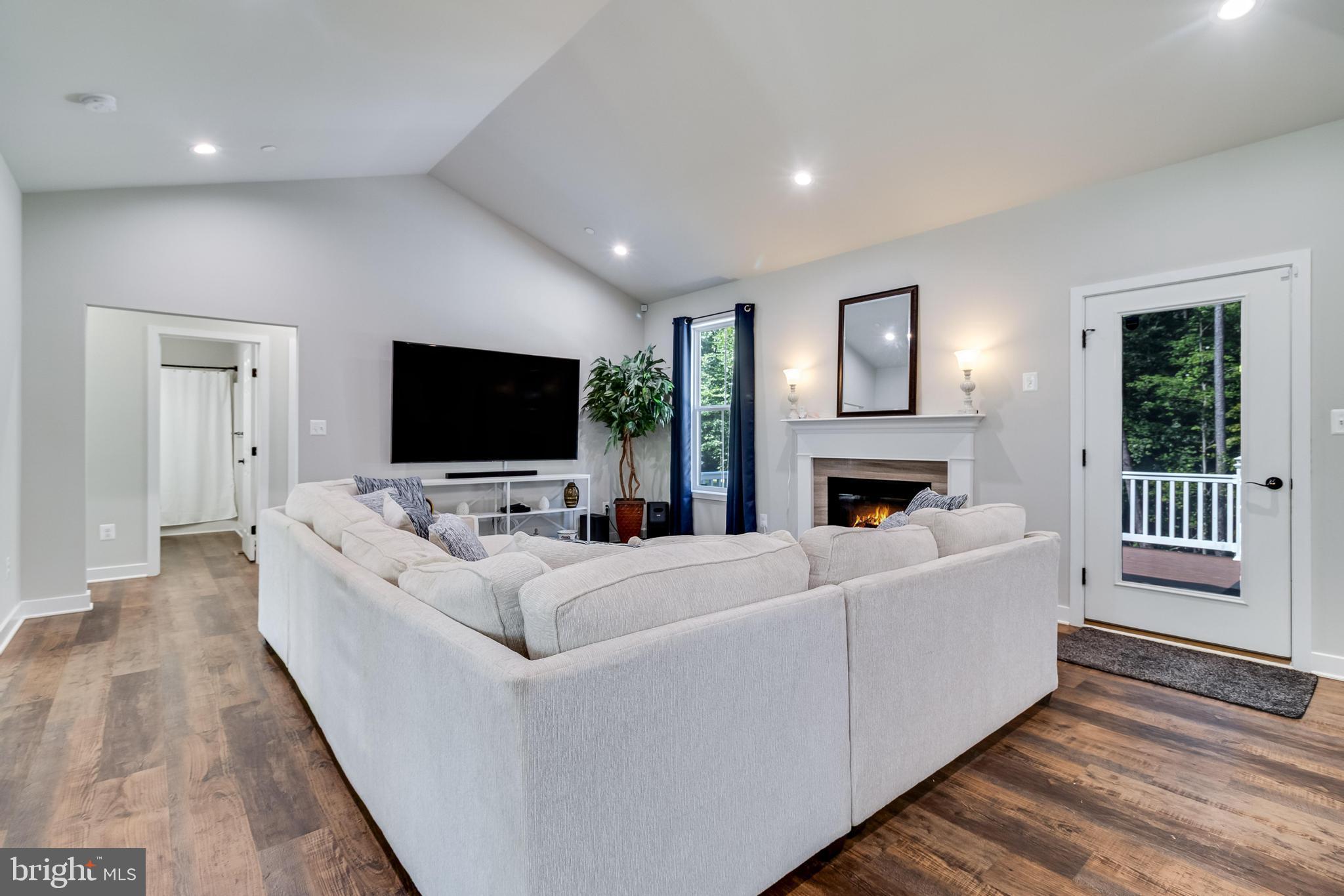 MOSS CREEK - Residential