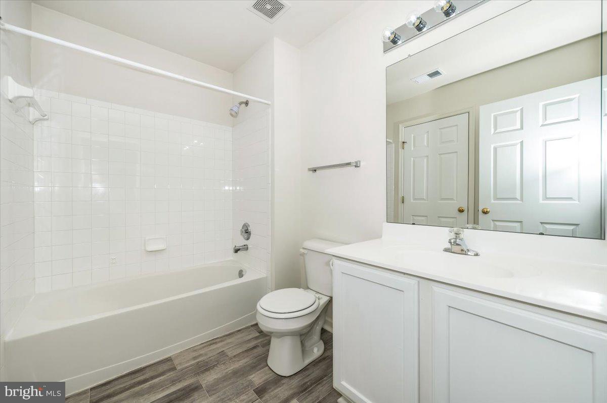 GALYN MANOR - Residential