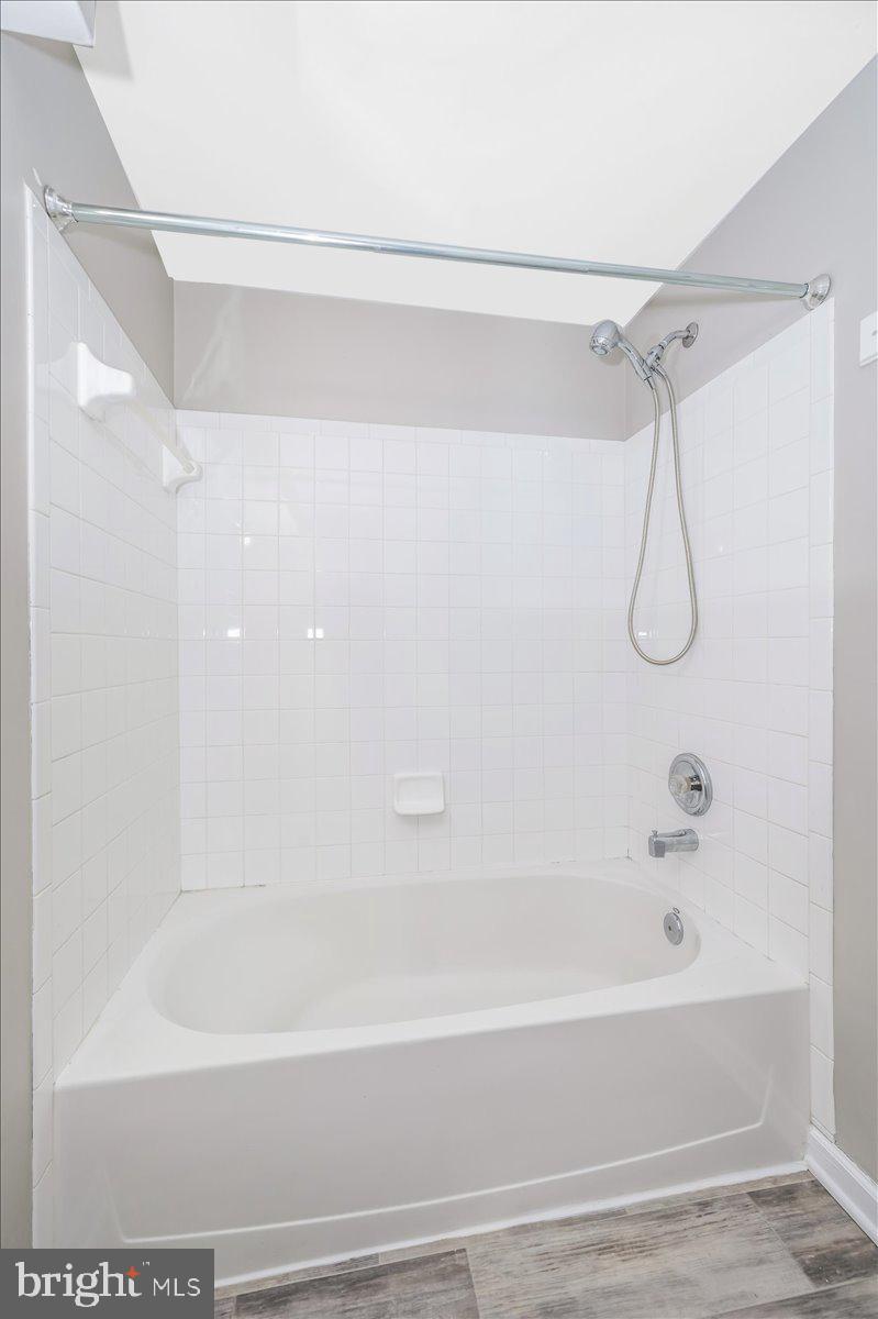 GALYN MANOR - Residential