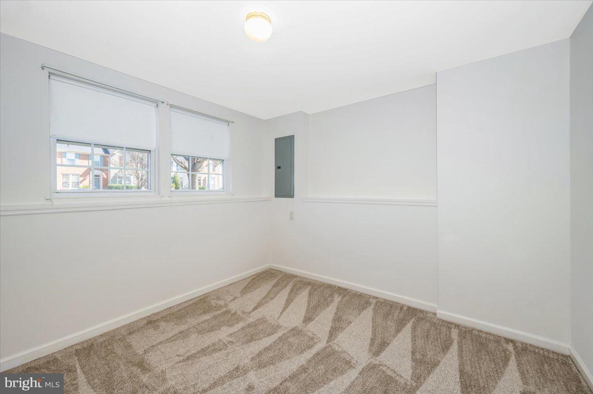 GALYN MANOR - Residential