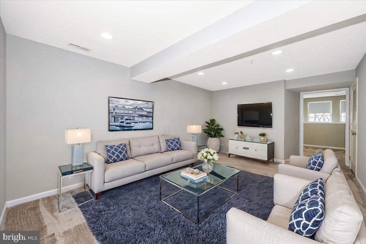 GALYN MANOR - Residential