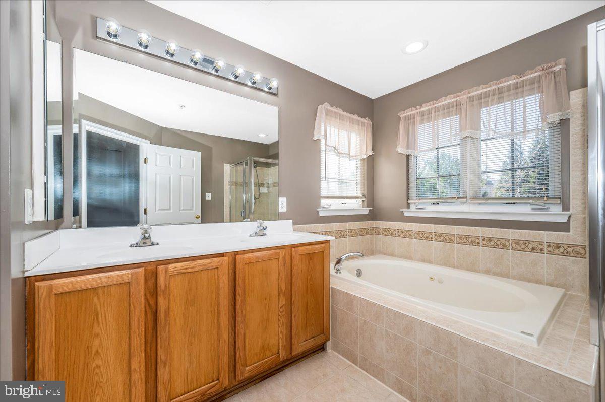 GALYN MANOR - Residential