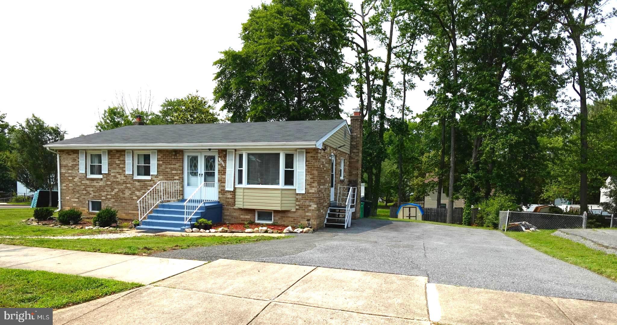 900 E TANTALLON DRIVE