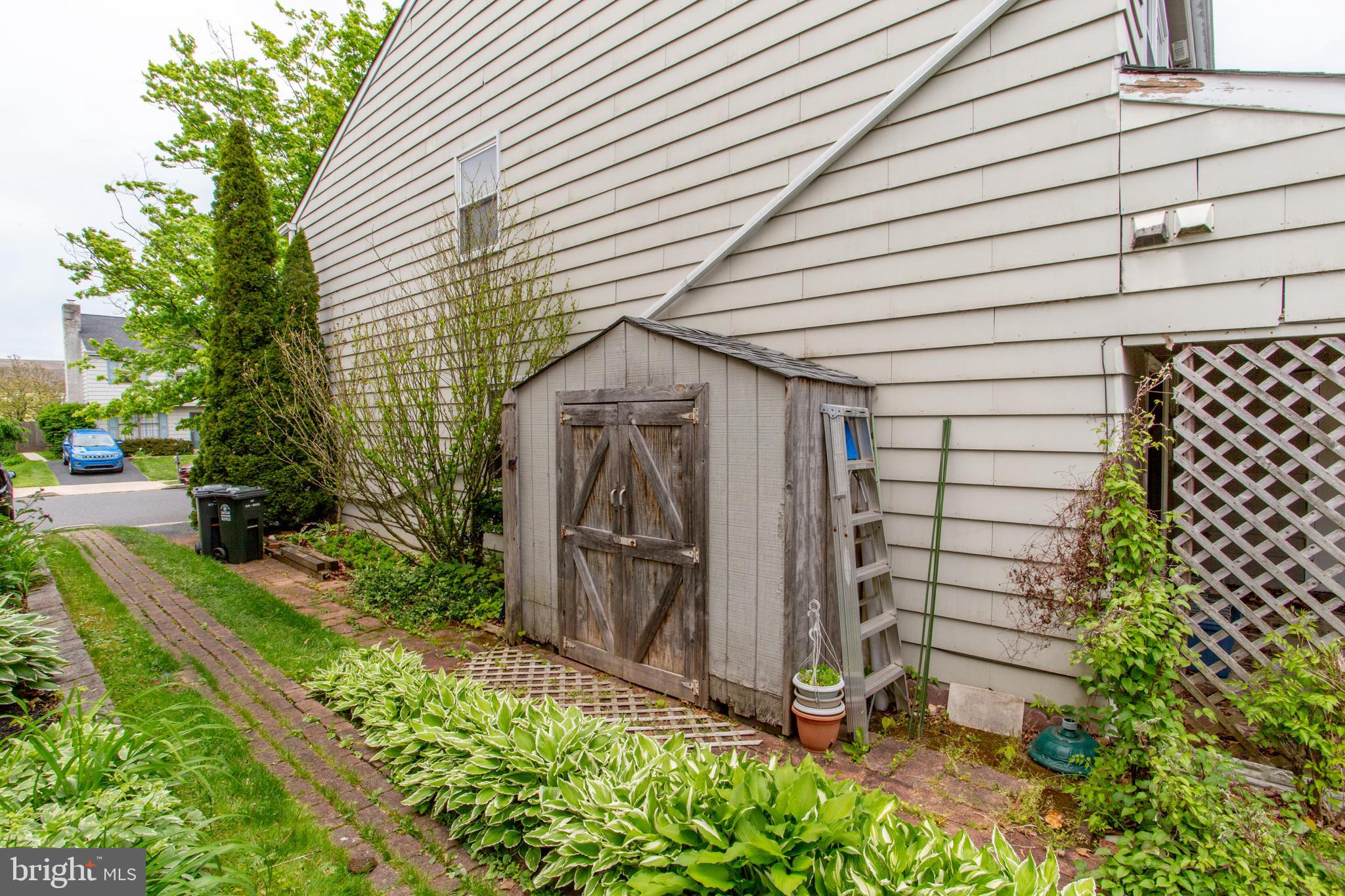 CEDAR GROVE ESTS - Residential