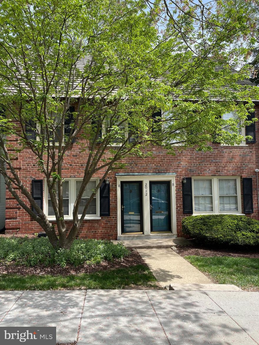 Charming 2-bedroom townhouse in Fairfax Village vacant 
Requires a credit score of at least 650 good rental history