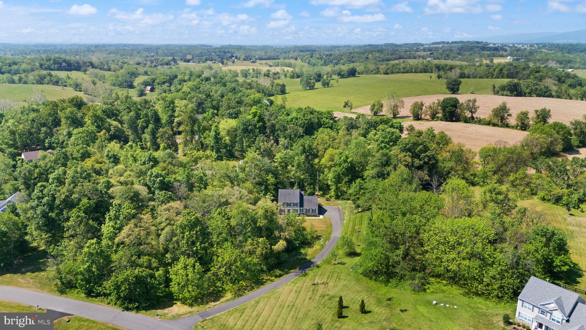 OAK KNOLL FARMS - Residential