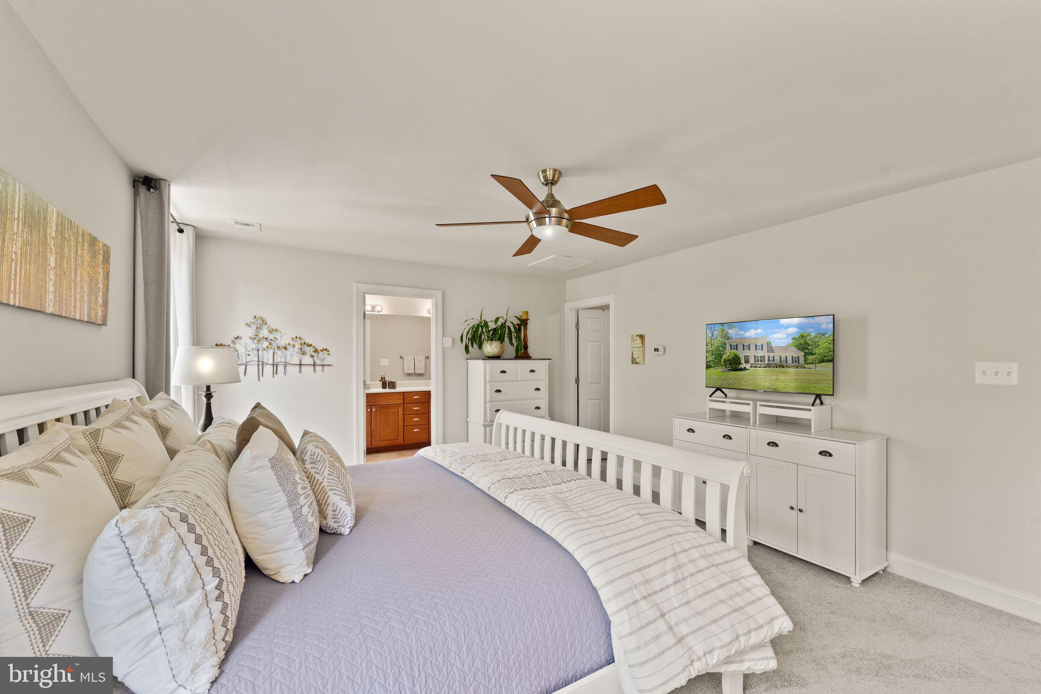 OAK KNOLL FARMS - Residential