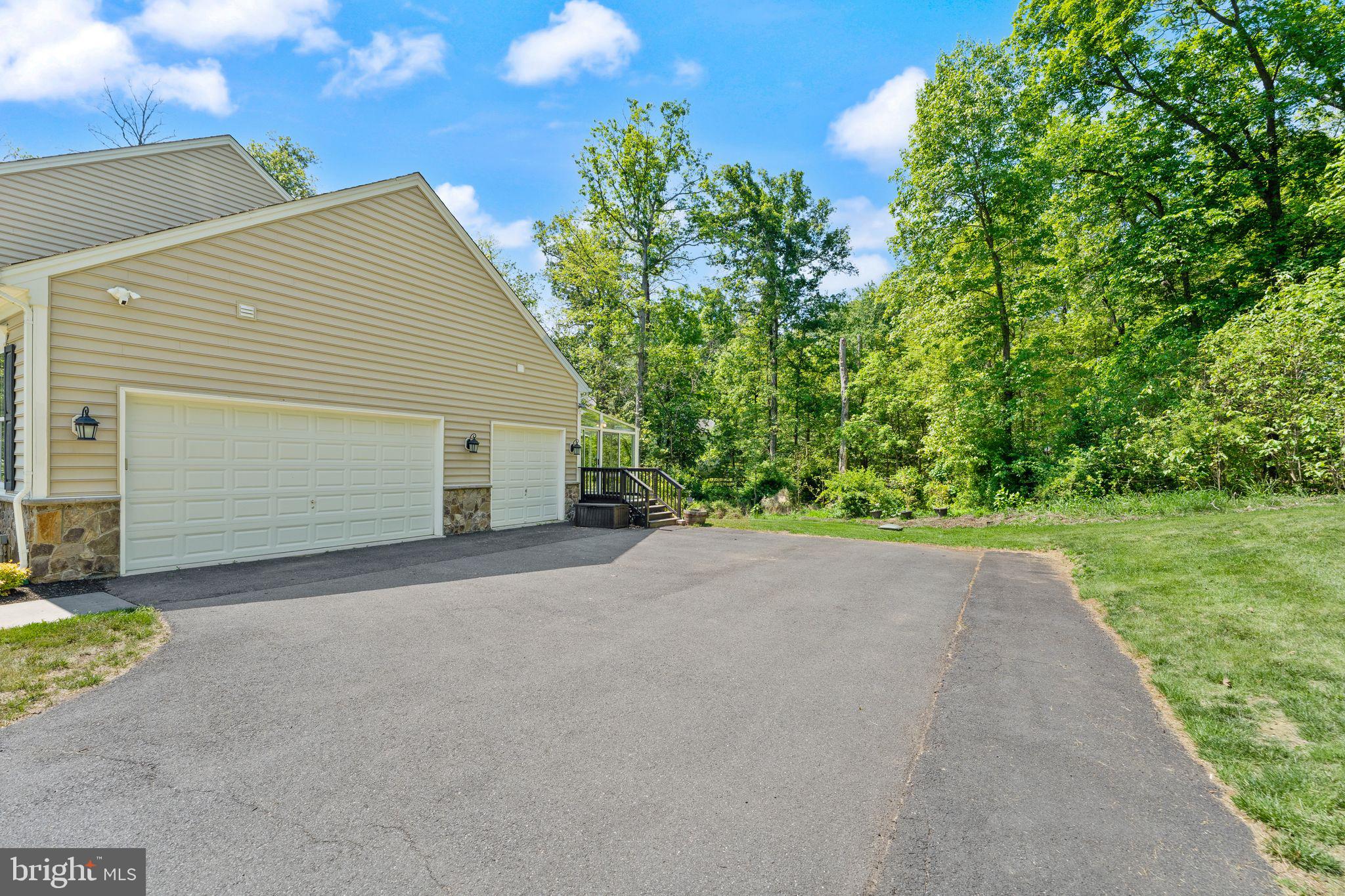 OAK KNOLL FARMS - Residential