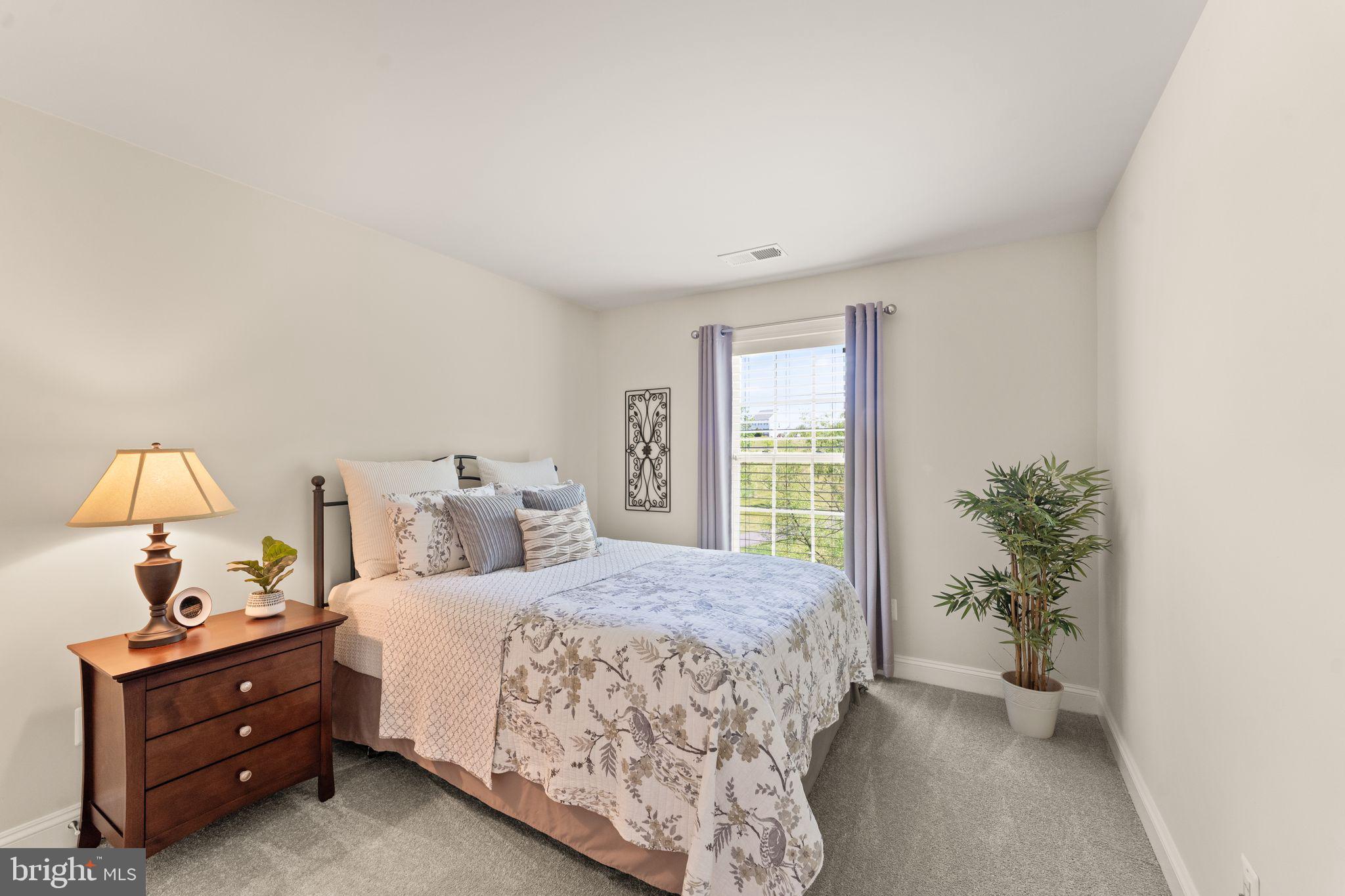 OAK KNOLL FARMS - Residential