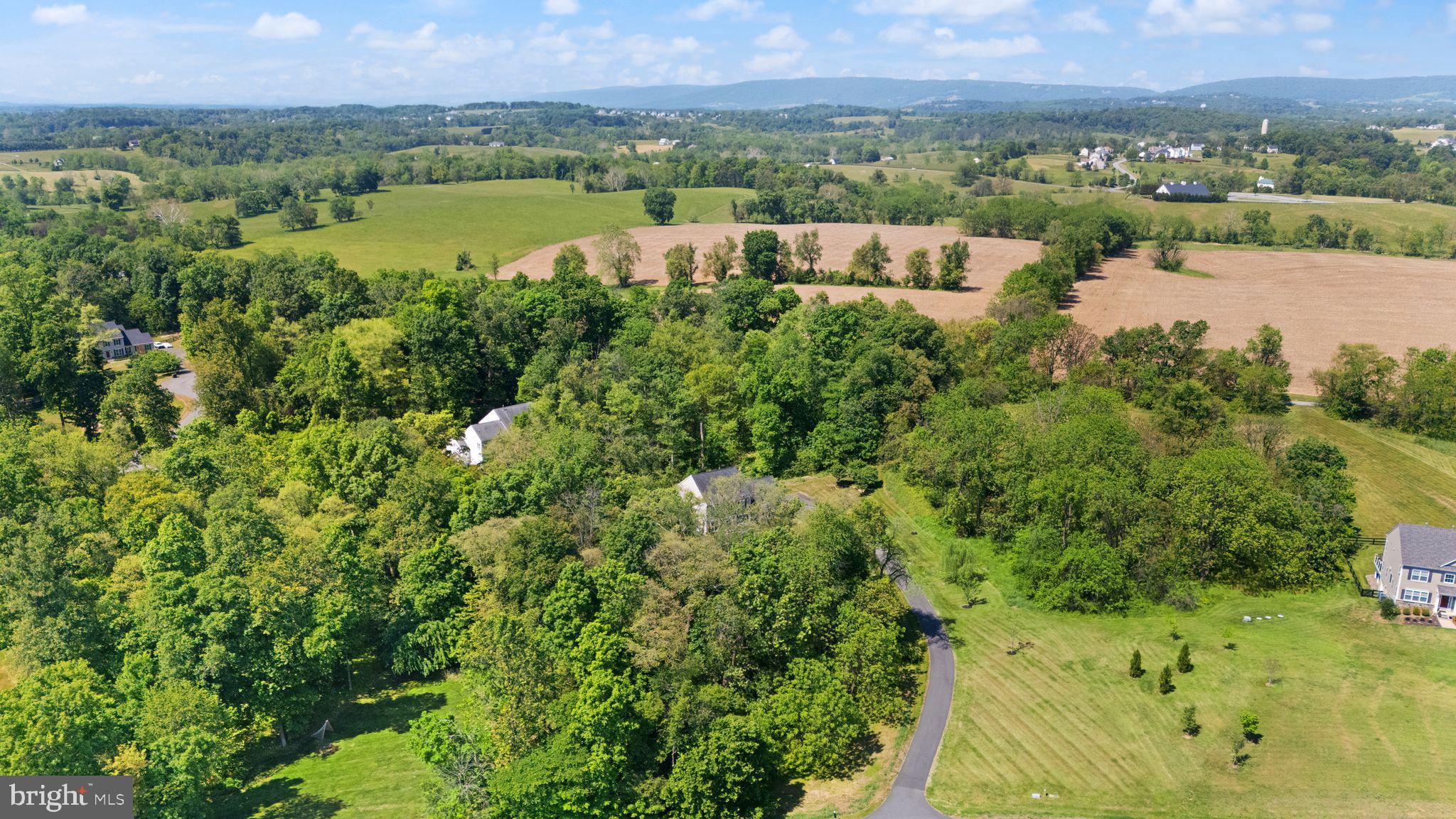 OAK KNOLL FARMS - Residential