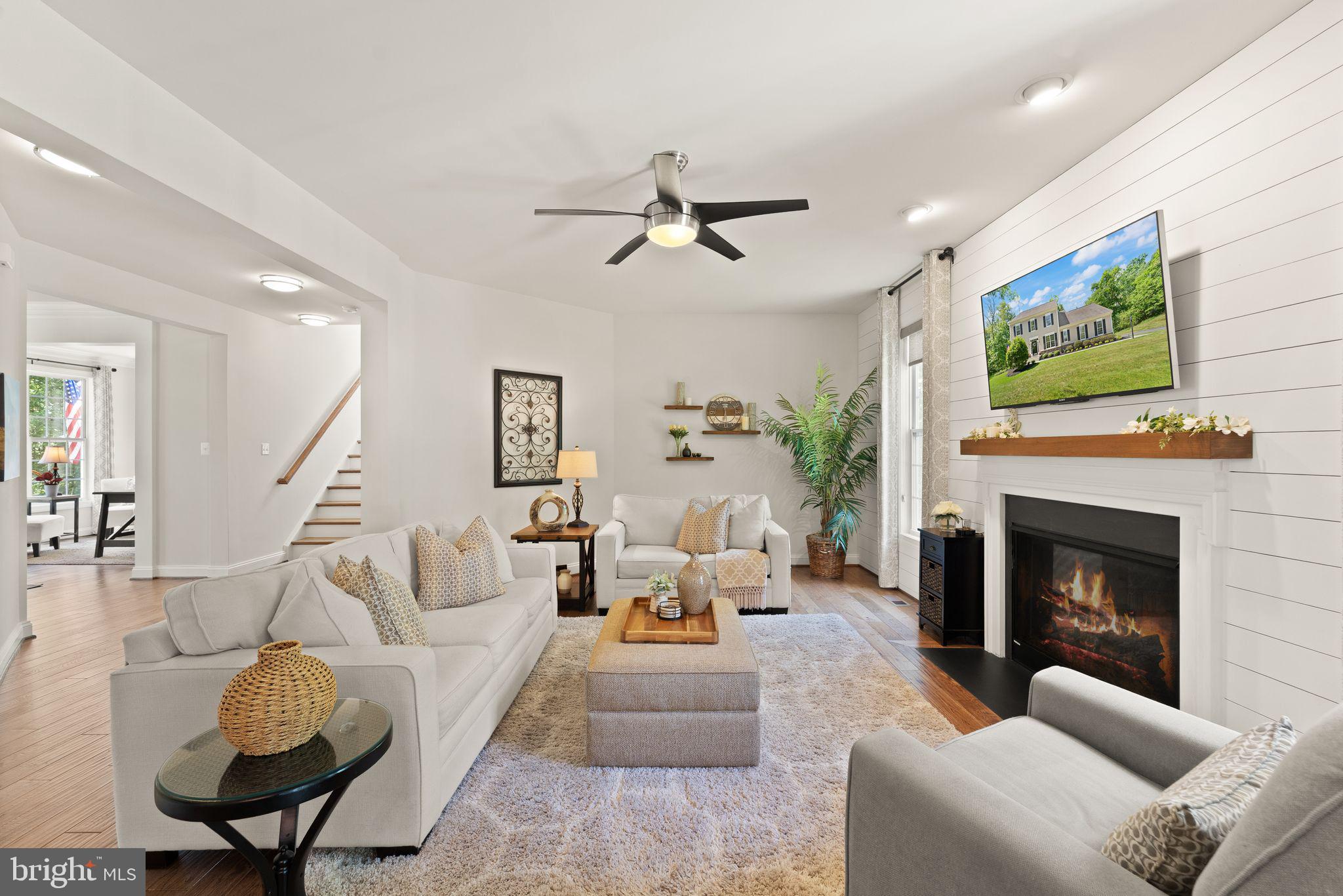 OAK KNOLL FARMS - Residential