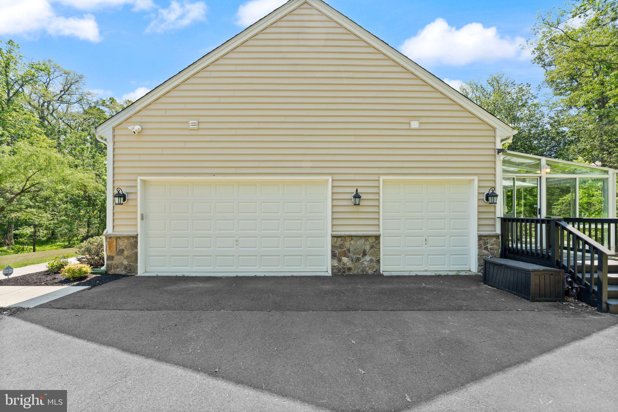 OAK KNOLL FARMS - Residential