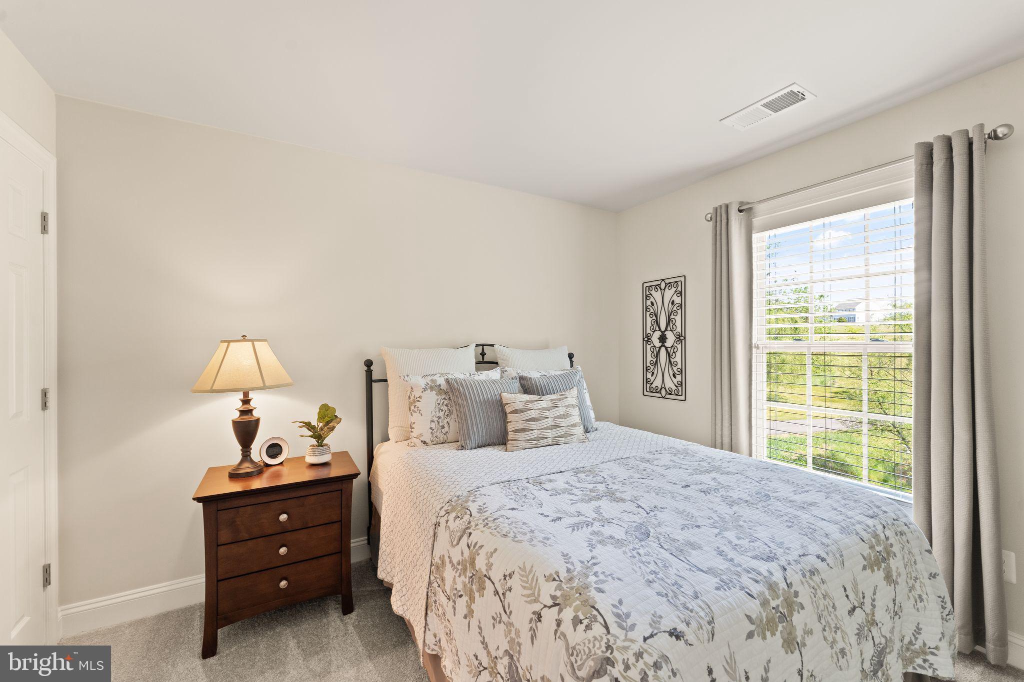 OAK KNOLL FARMS - Residential