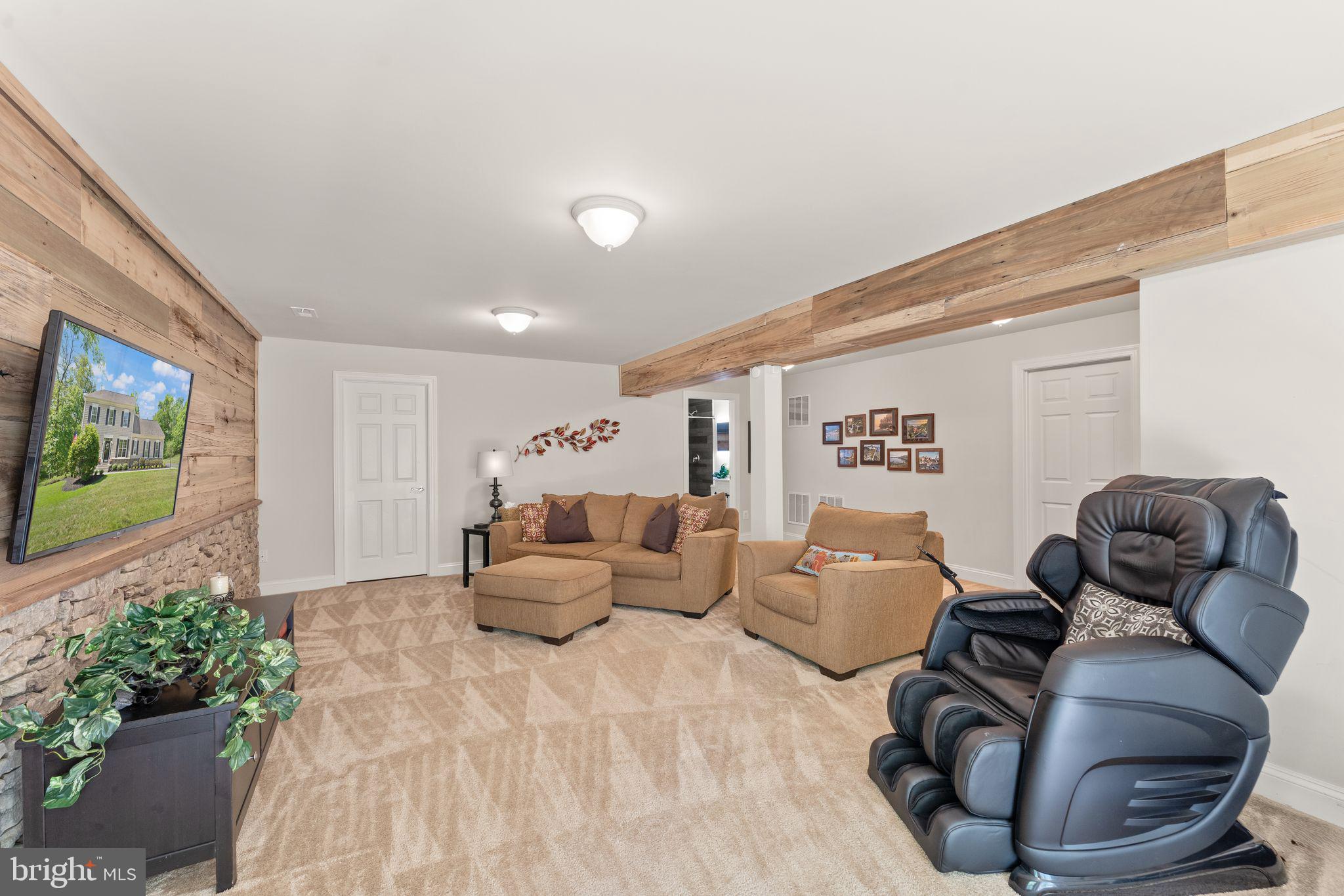 OAK KNOLL FARMS - Residential