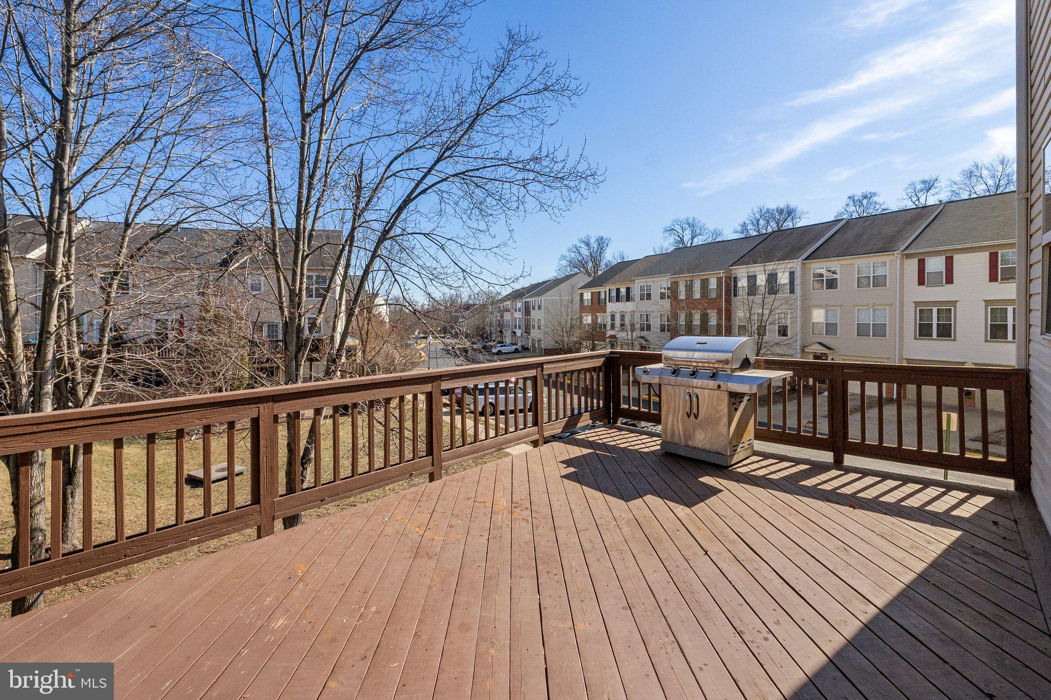 SIGNATURE AT BROADLANDS - Residential