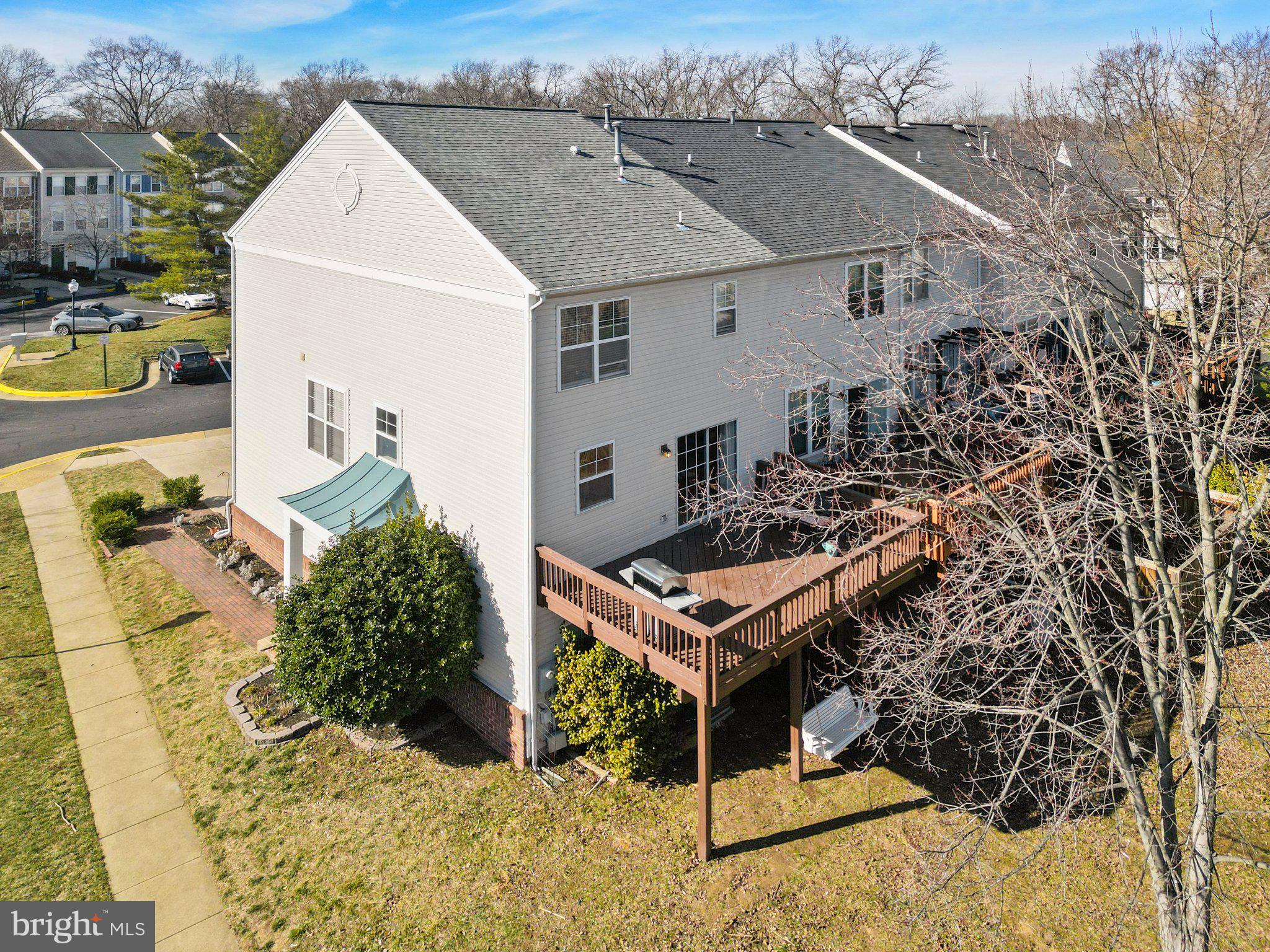 SIGNATURE AT BROADLANDS - Residential