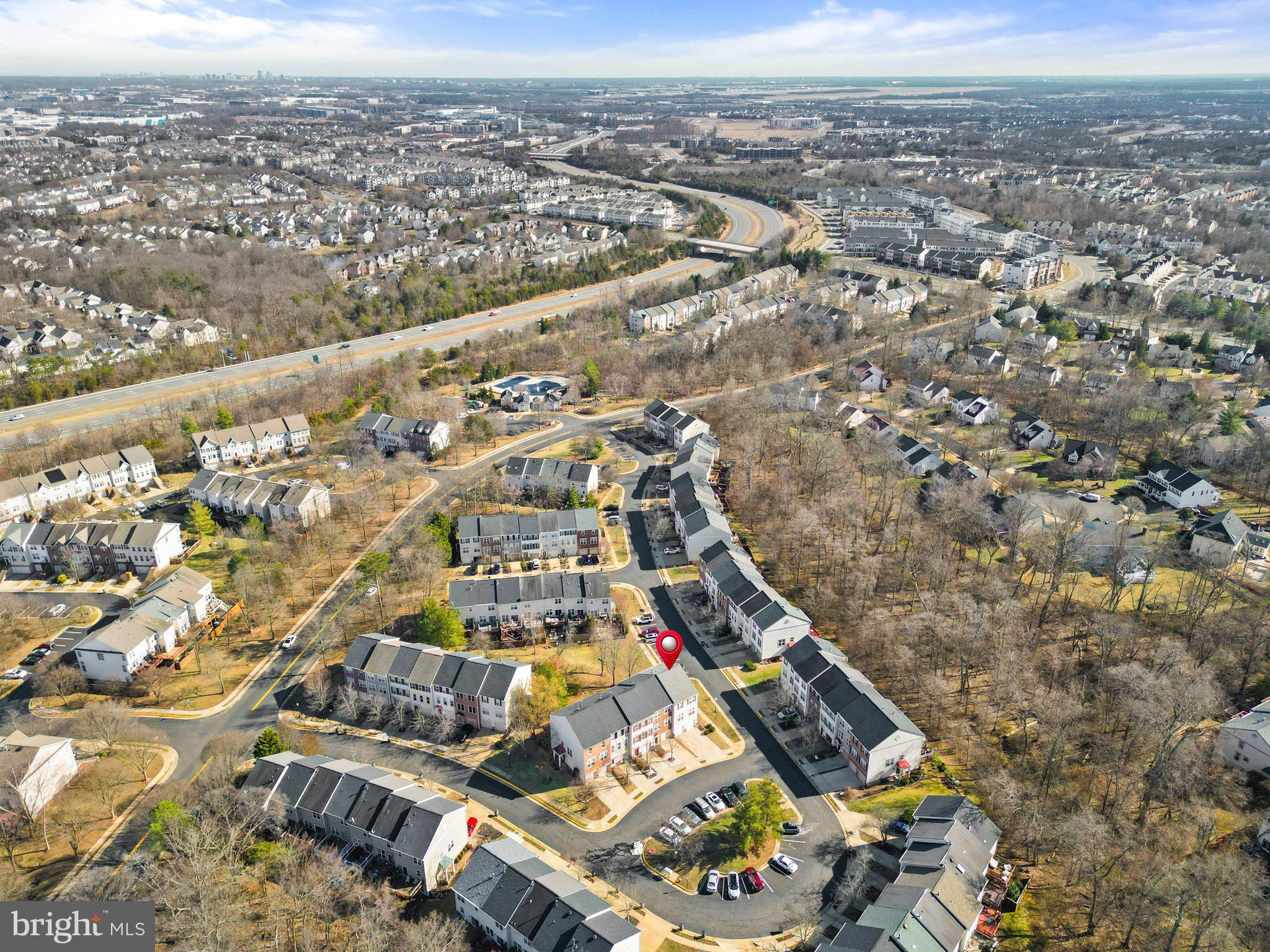 SIGNATURE AT BROADLANDS - Residential