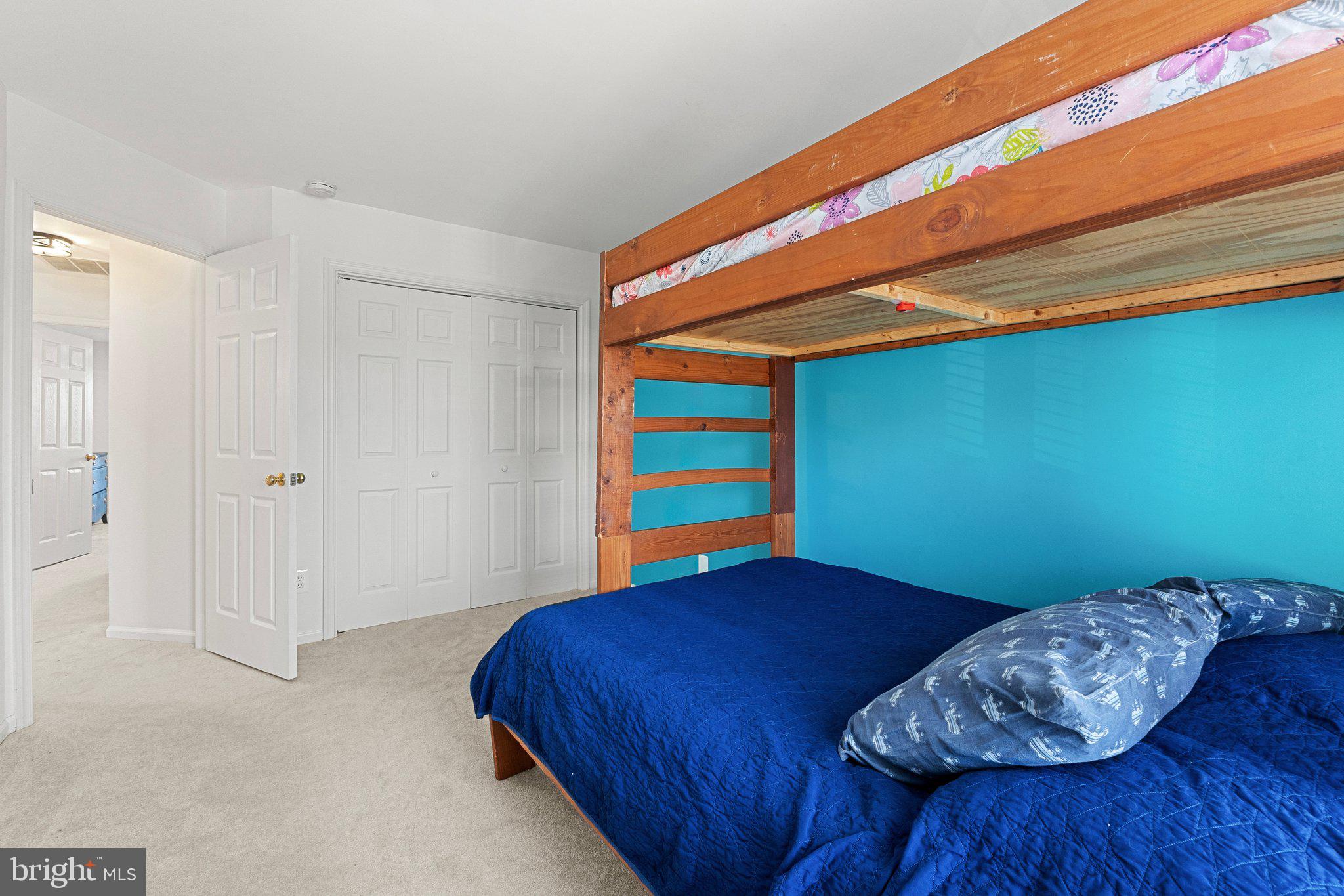 SIGNATURE AT BROADLANDS - Residential